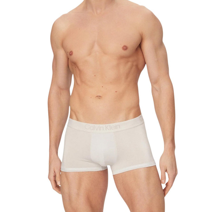 Мъжки боксерки Calvin Klein Men 3-pack Boxers 000NB3651A Model View