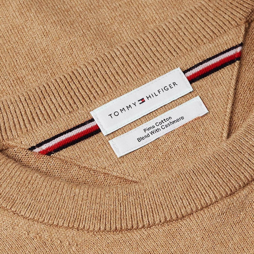 Tommy Hilfiger ανδρικό πουλόβερ MW0MW28046 A1L – Μπεζ – Κοντινή λήψη