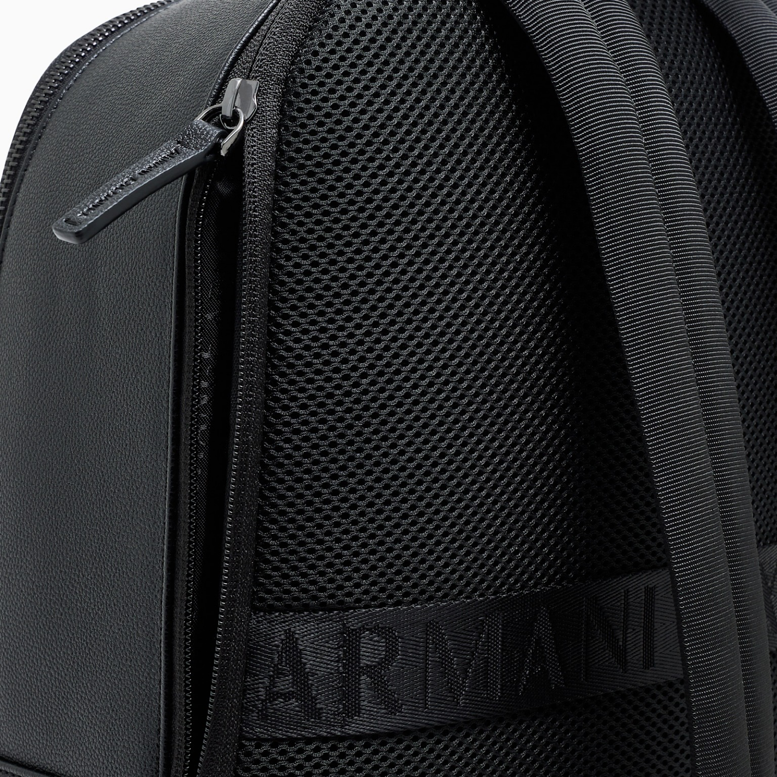 Мъжка раница Armani Exchange Men Rucksack XM002582 AF22651 UC001 Close-Up