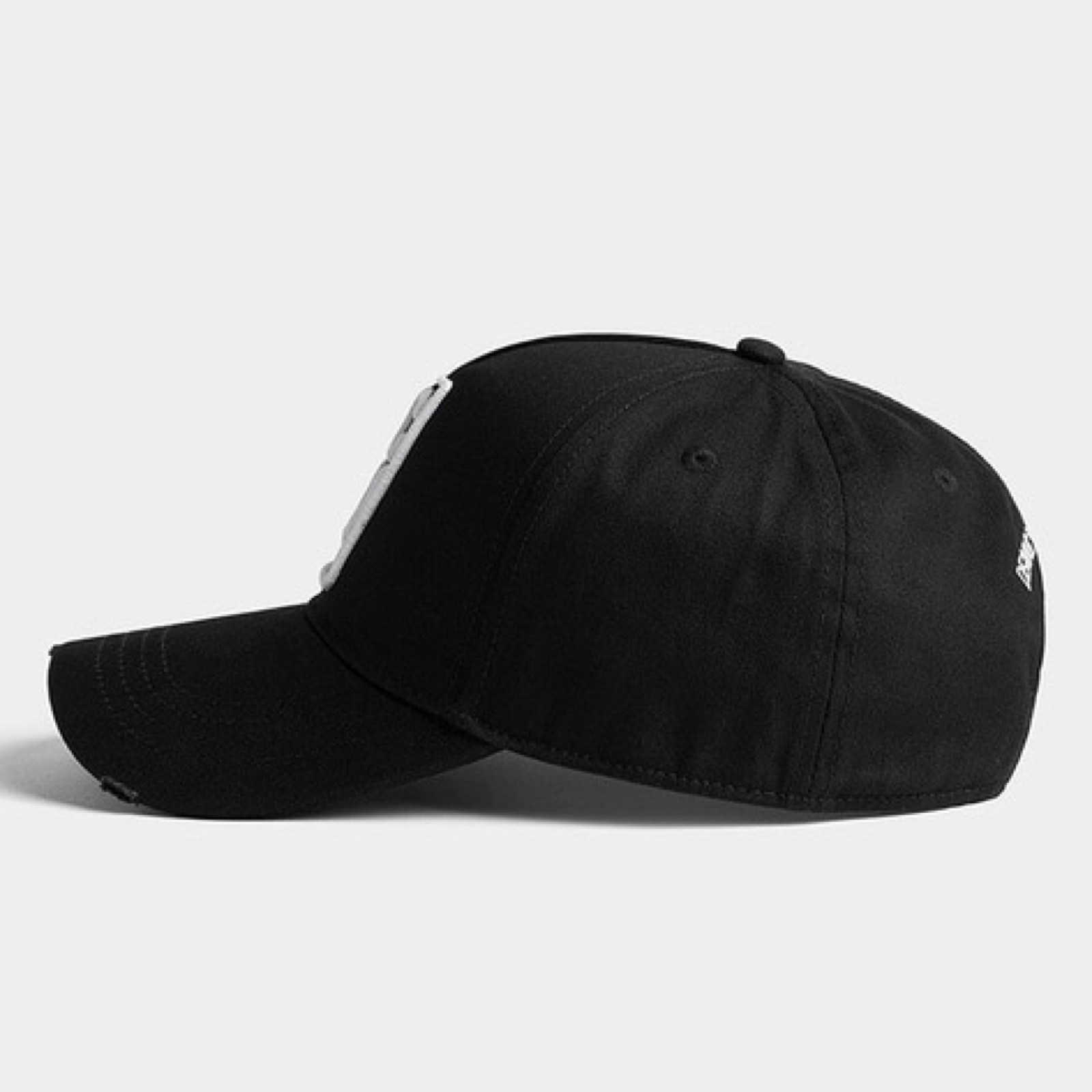 Дамска черна шапка Dsquared2 V_29573 Side View