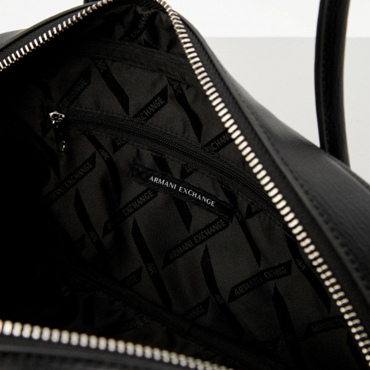 Armani Exchange Γυναικεία τσάντα ώμου – XW003034 AF26577 UC001 – Πλαϊνή όψη