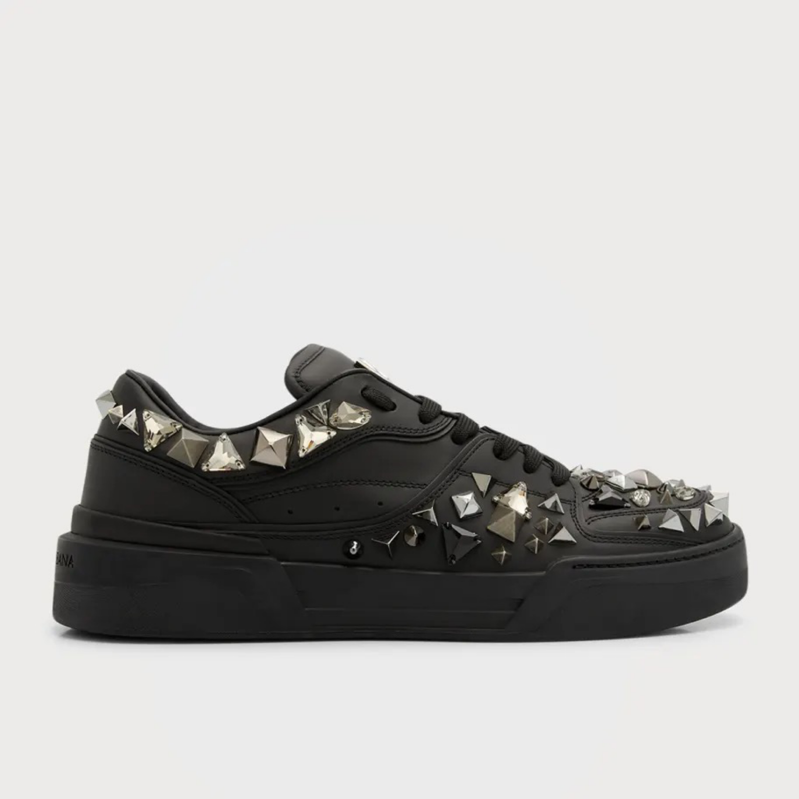 Мъжки кецове с шипове Dolce & Gabbana DOLCE & GABBANA CS2036 AY857 8956
Studded New Roma Men Sneakers lateral view