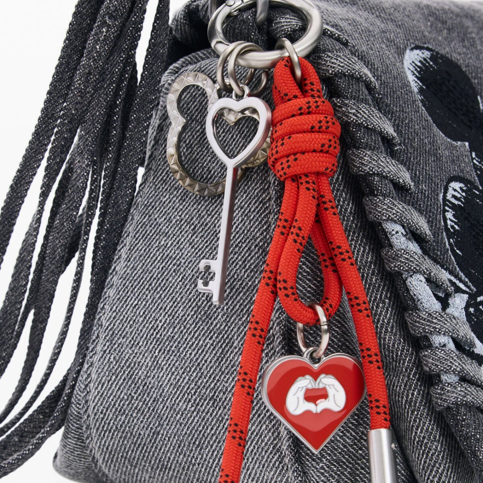 Дамска чанта Desigual Mickey Mouse Women Handbag 26SAXD18 2060 Close-Up