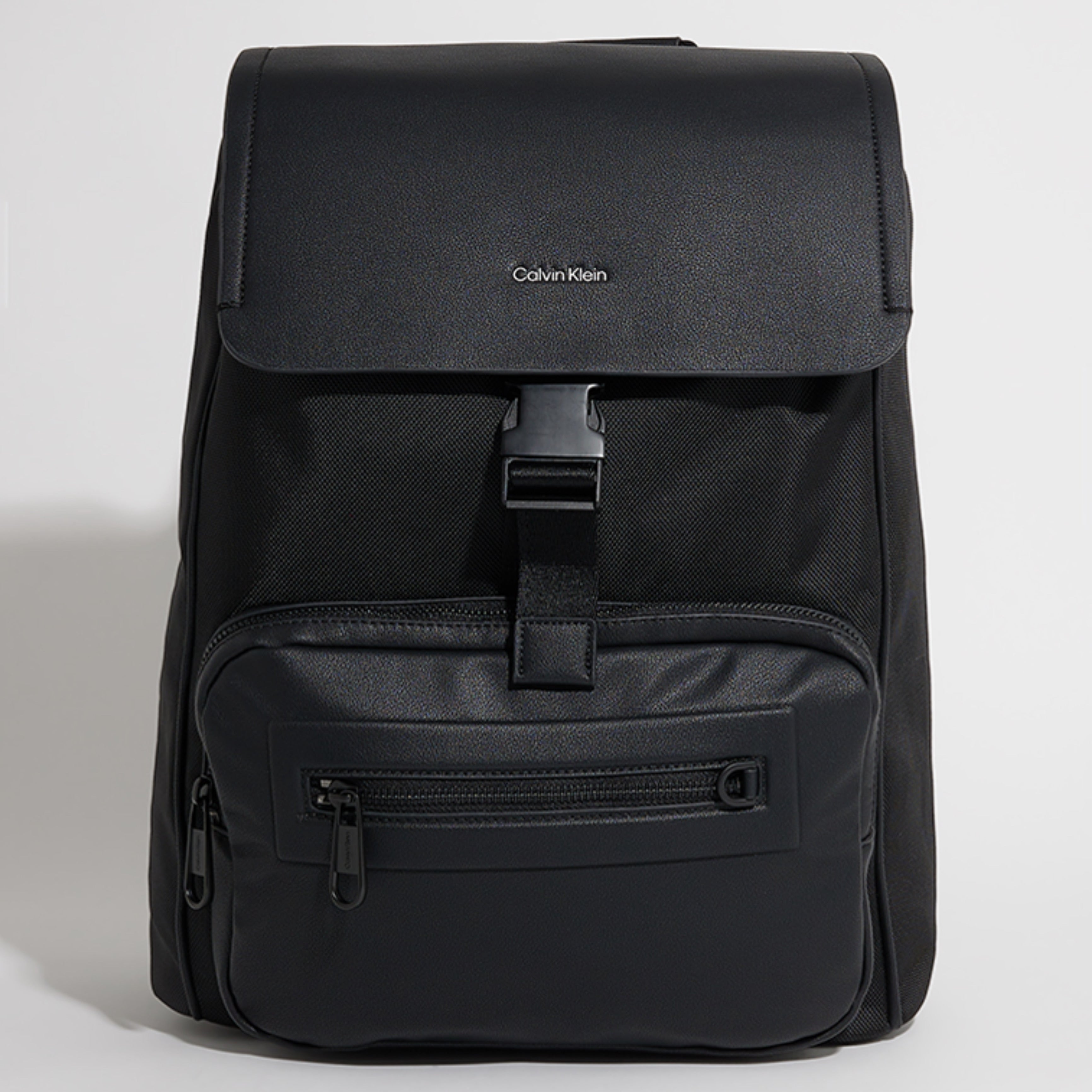 Мъжка раница Men’s rucksack Calvin Klein
K50K511210 Black front view
