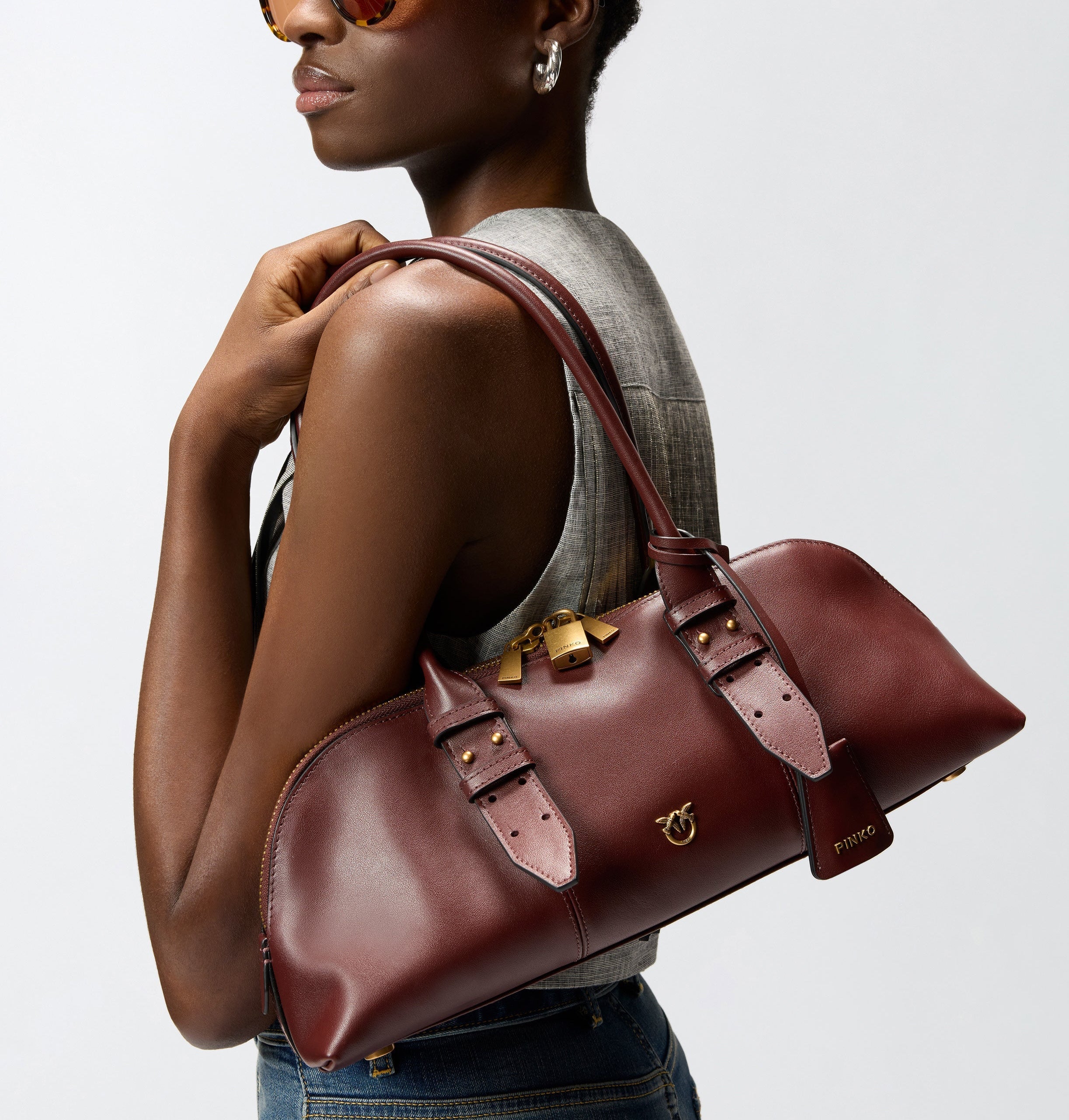 Дамска чанта Women’s large bowling baguette bag Pinko 106169 A0QO R49Q Burgundy lifestyle view