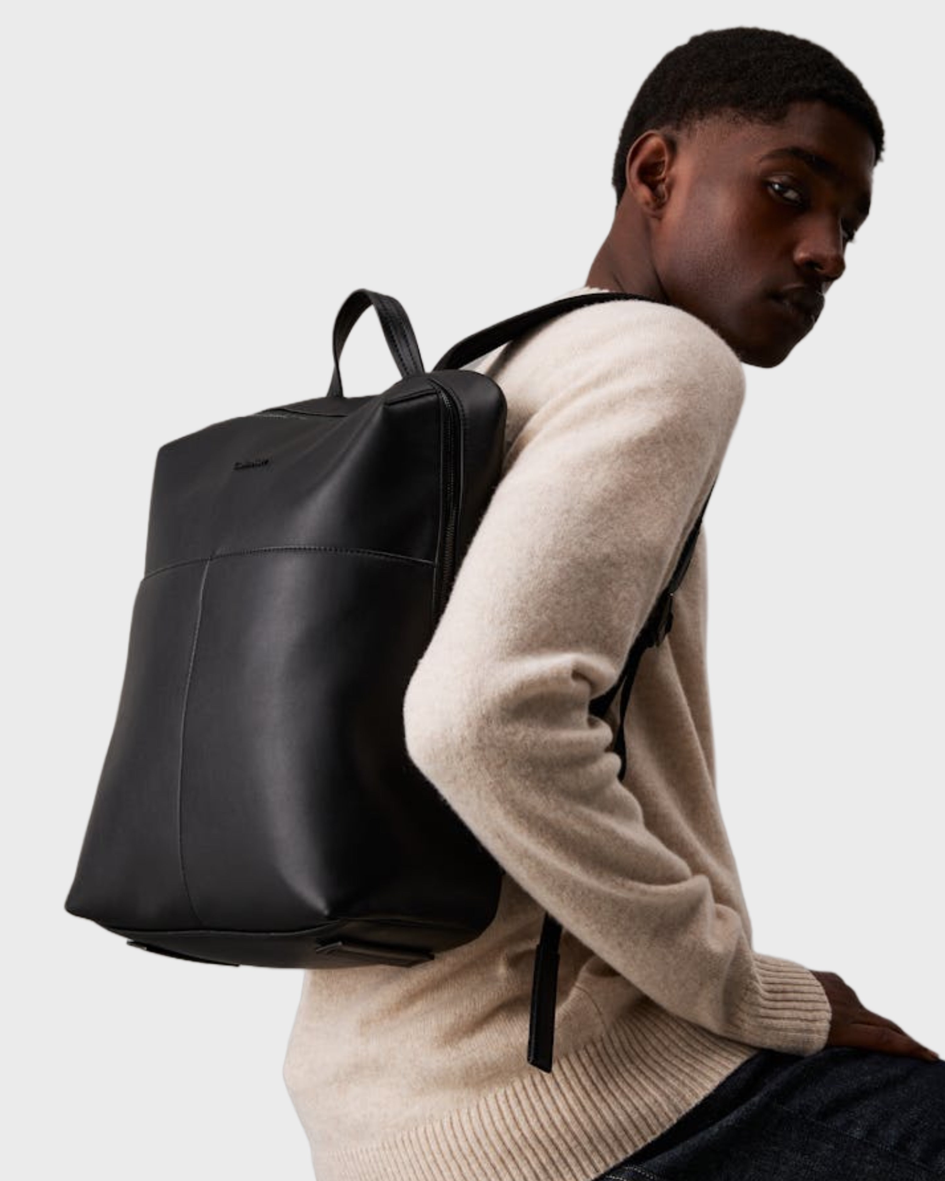Мъжка раница Men’s rucksack Calvin Klein
K50K512251 Black lifestyle view