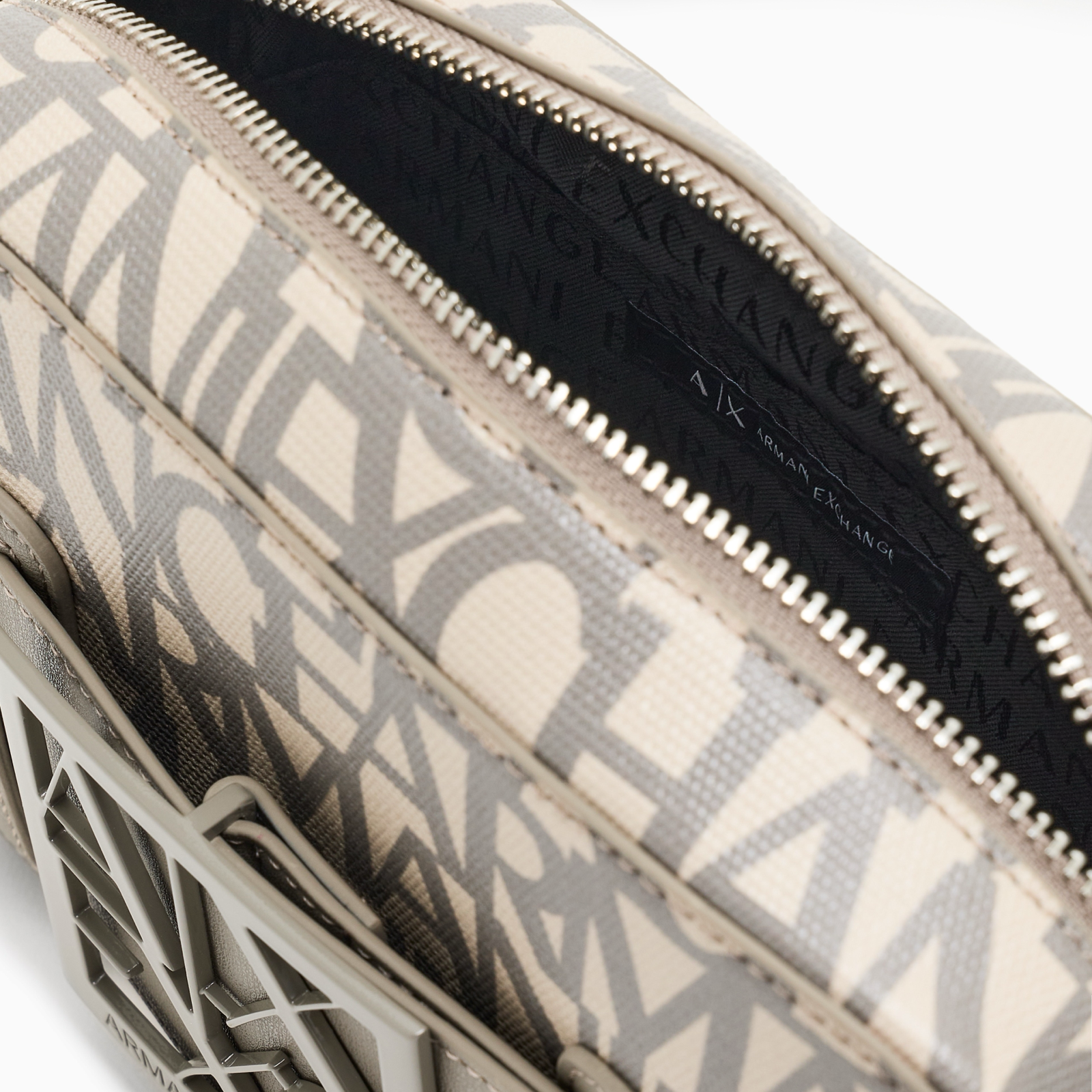 Дамска чанта Armani Exchange Women Crossbody Bag 942699 3F742 M1014 Inside View