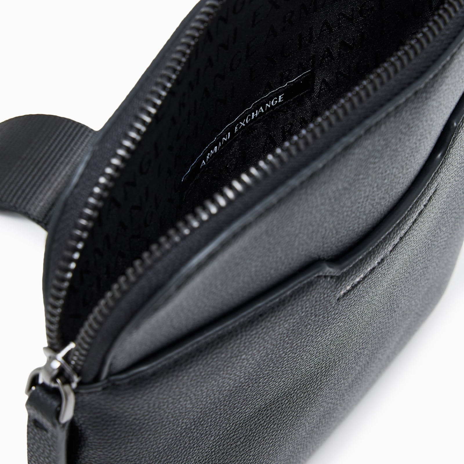 Мъжка чанта Armani Exchange Men Crossbody Bag XM002586 AF22651﻿ UC001 Inside View