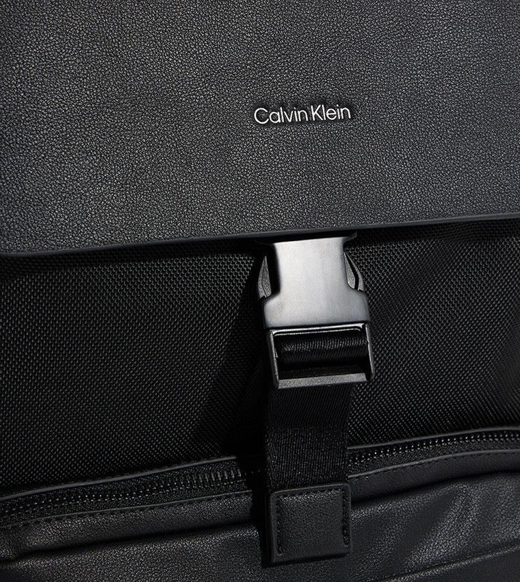 Мъжка раница Men’s rucksack Calvin Klein
K50K511210 Black detail view