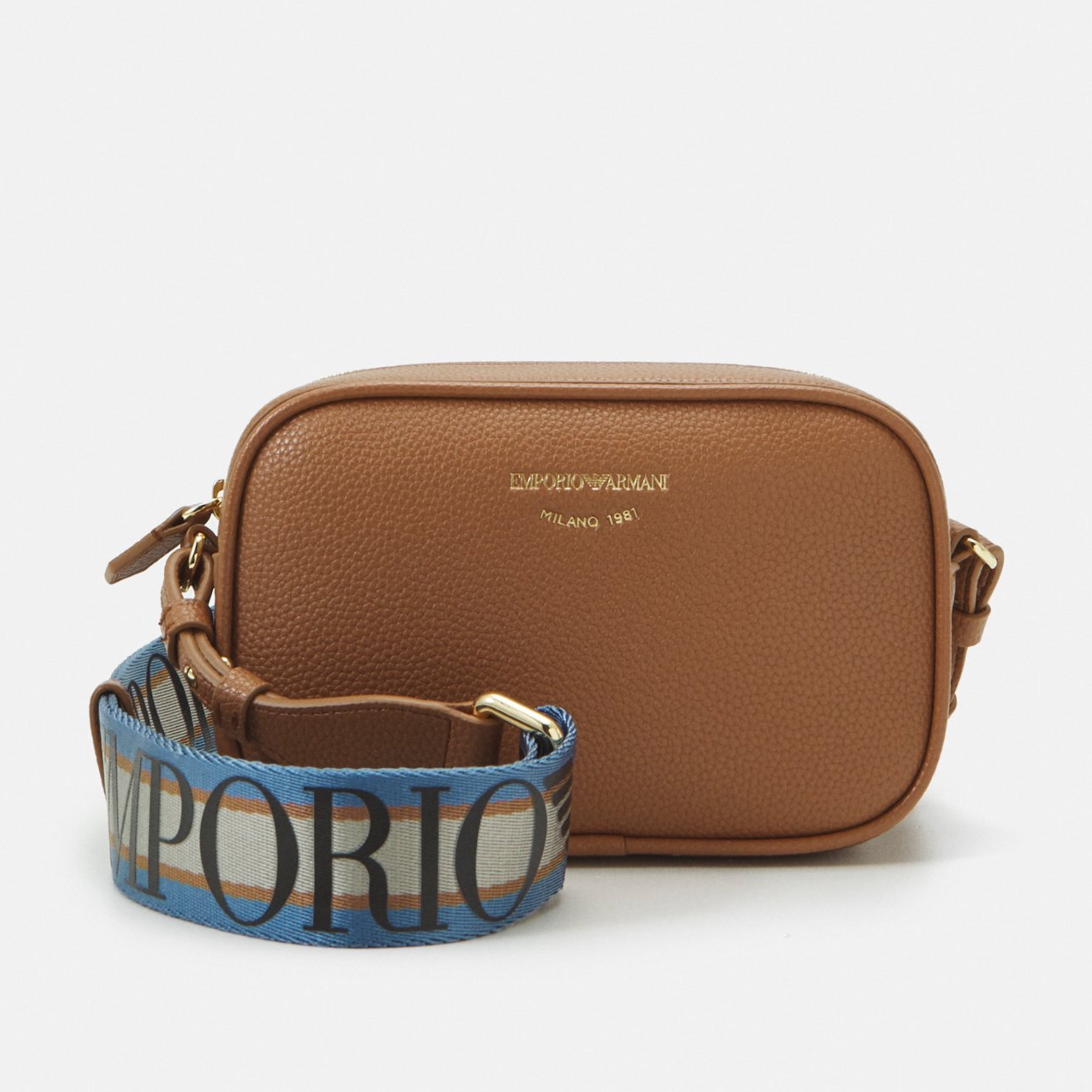 Дамска чанта за рамо Women’s shoulder bag Emporio Armani EW000537 AF12103 M6030 Brown front view