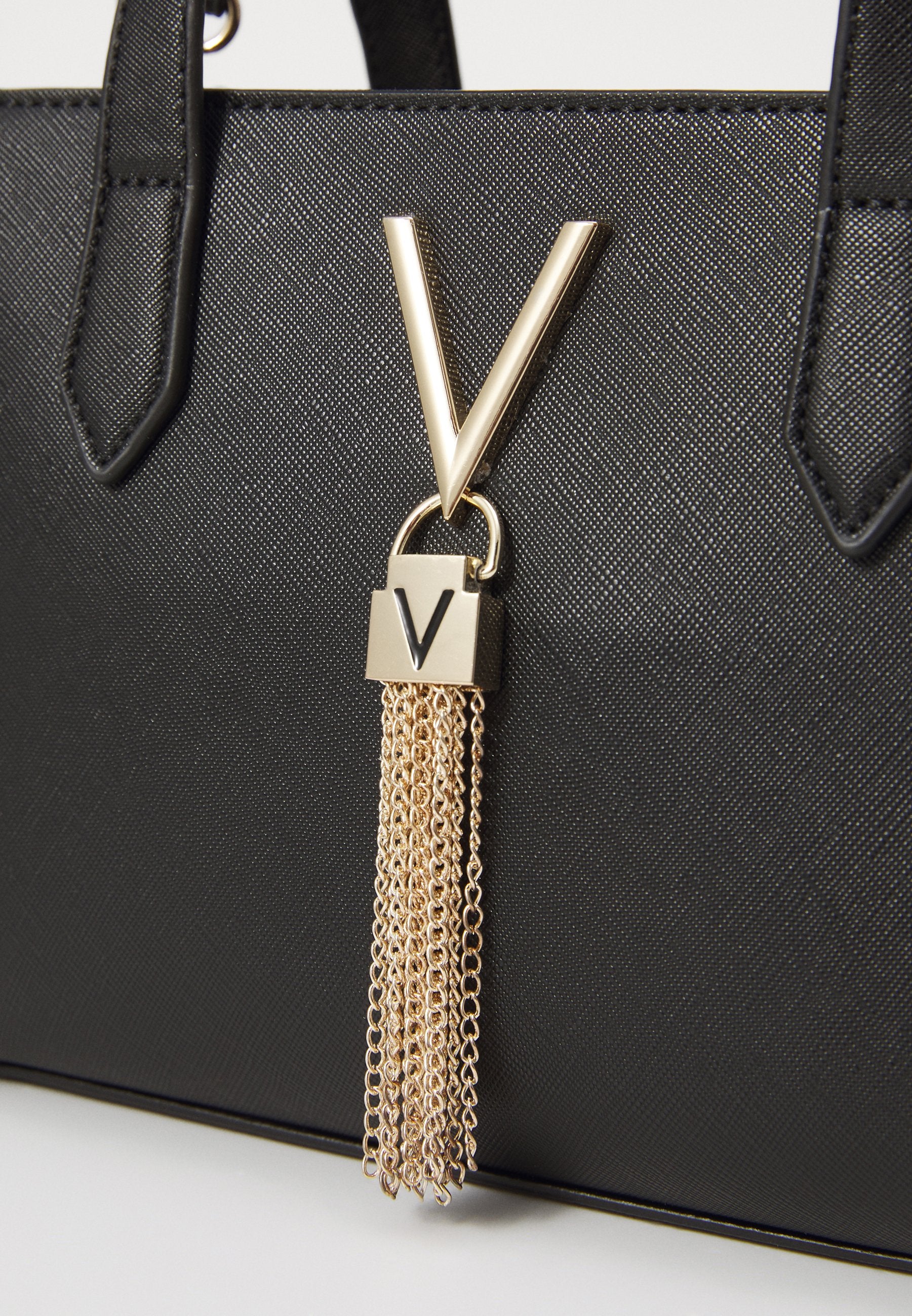 Дамска черна чанта Valentino by Mario 
VBS1R415G