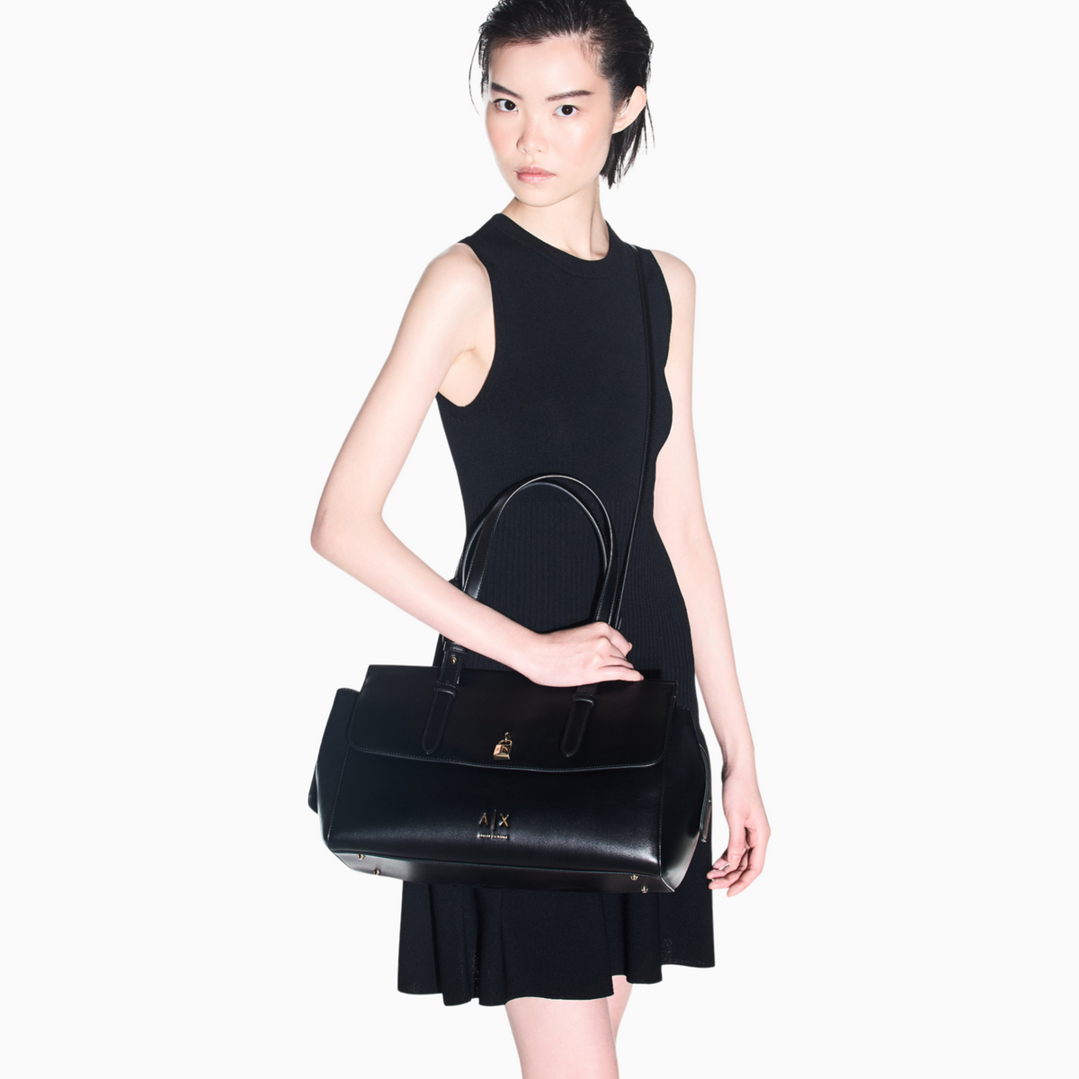 Дамска чанта Armani Exchange Women Shopping Bag XW003020 AF28605 UC001 Model View