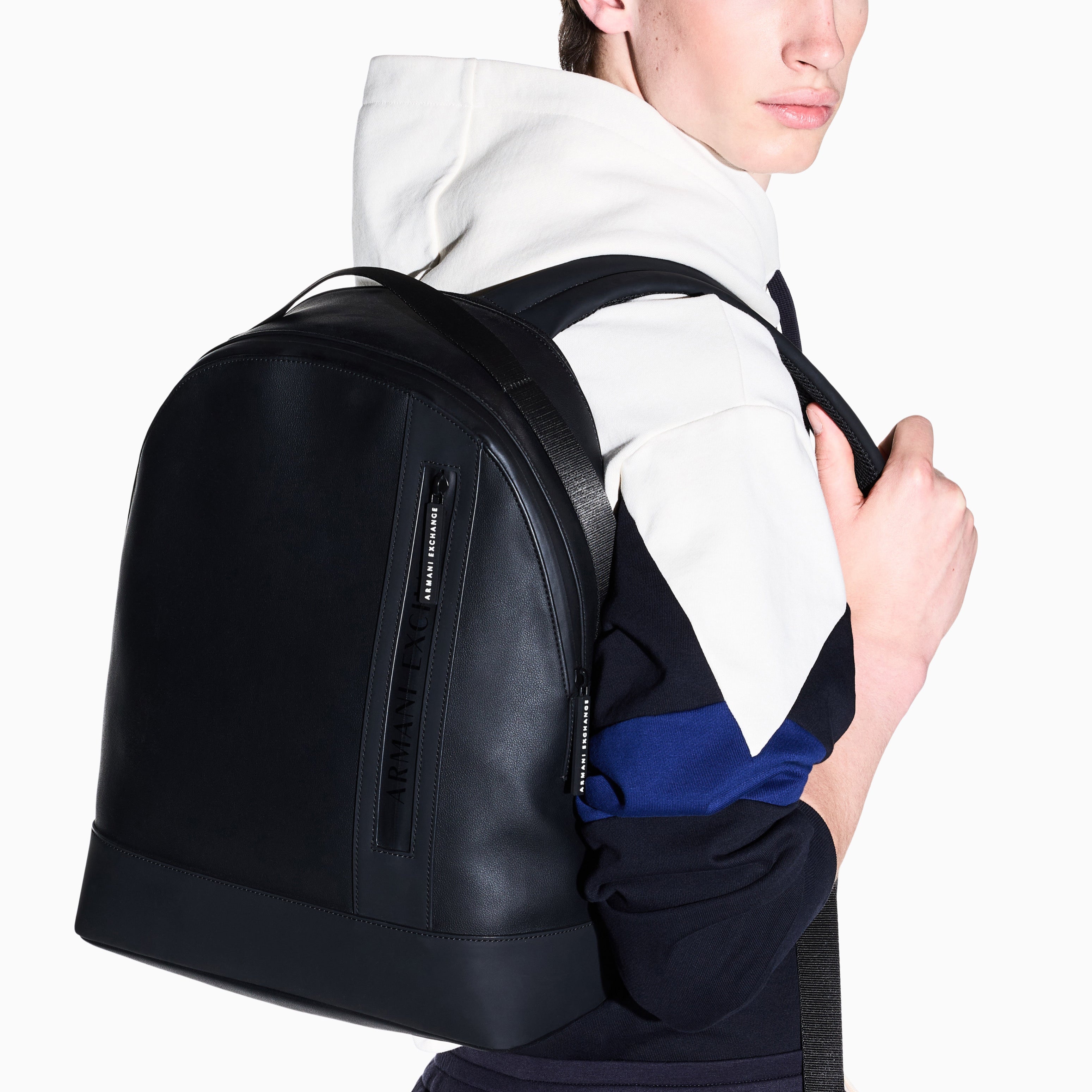 Мъжка черна раница Armani Exchange  men’s backpack XM003167 AF26679 MC043 Front view