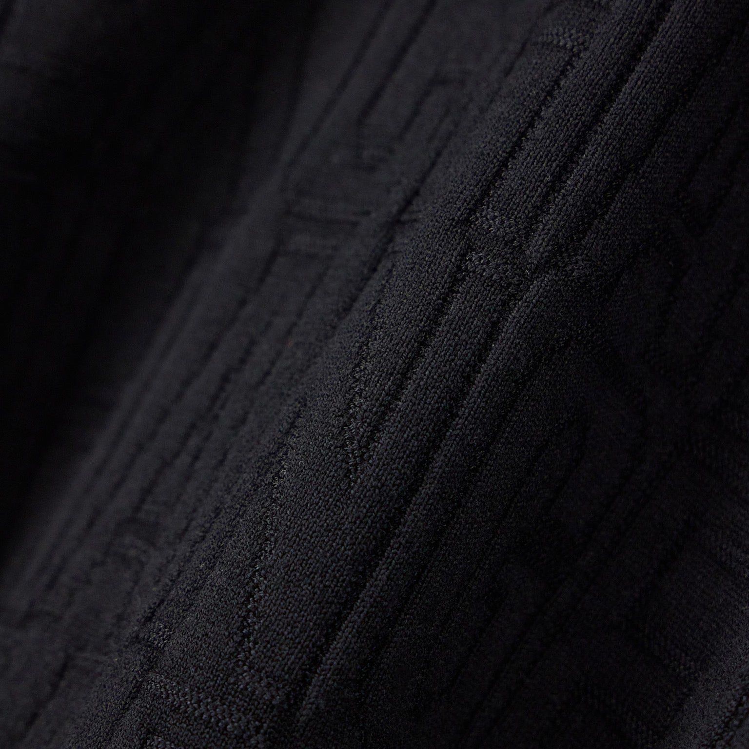 Мъжки пуловер Armani Exchange men’s knitwear XM002986 AF10454 UC001 Close-up 