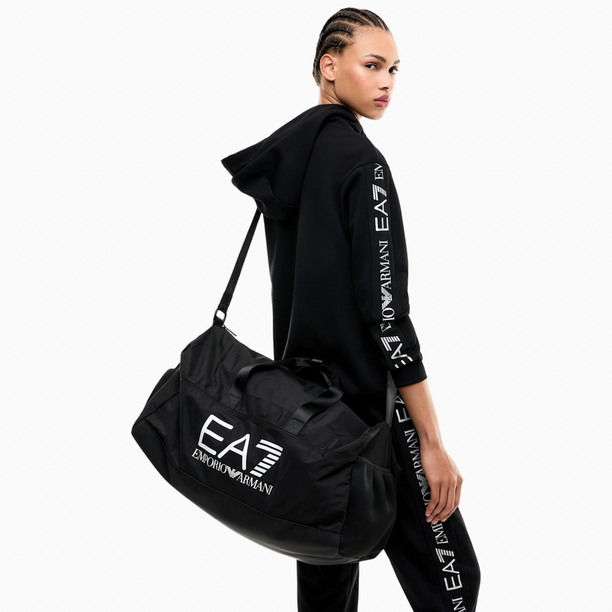 Сак за фитнес EA7 Emporio Armani Gym Duffle Bag 7X000764 AF29356 UC001 Model View