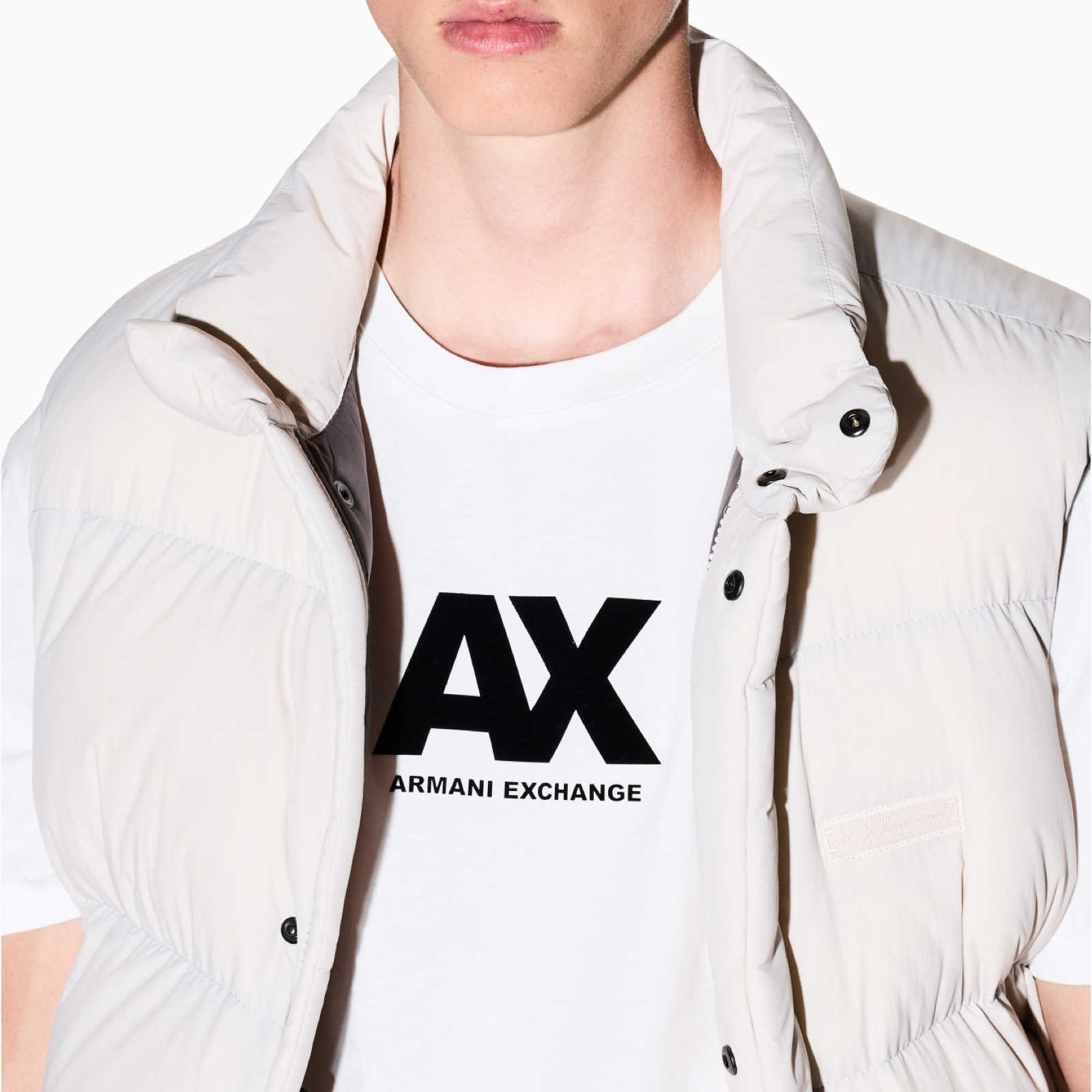 Мъжка бяла тениска Armani Exchange 
XM001403 AF16432 Close-Up