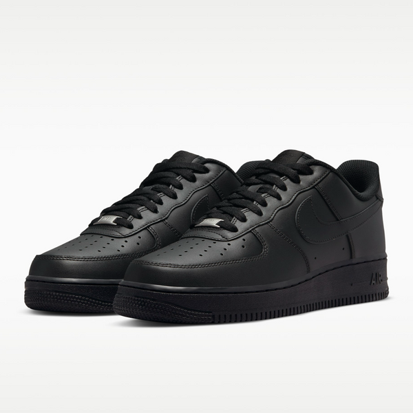 Мъжки черни кецове Nike Air Force 1 '07 CW2288-001 Men Sneakers Front View