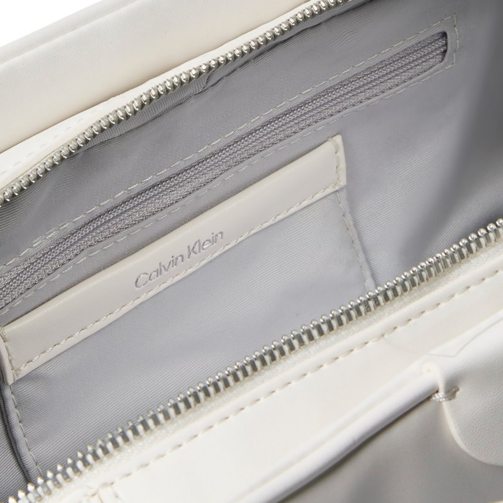Дамска бяла чанта Calvin Klein Women Shoulder Bag LV04F3369G 4LX Inside View