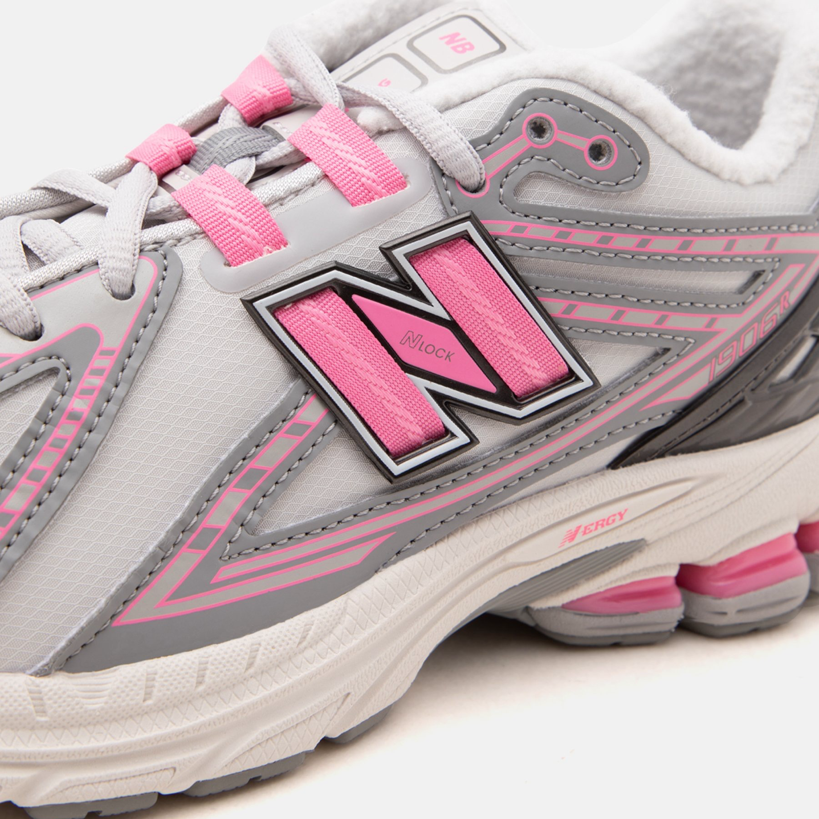 Дамски маратонки New Balance 1906 Women Sneakers G19068CA Close-Up