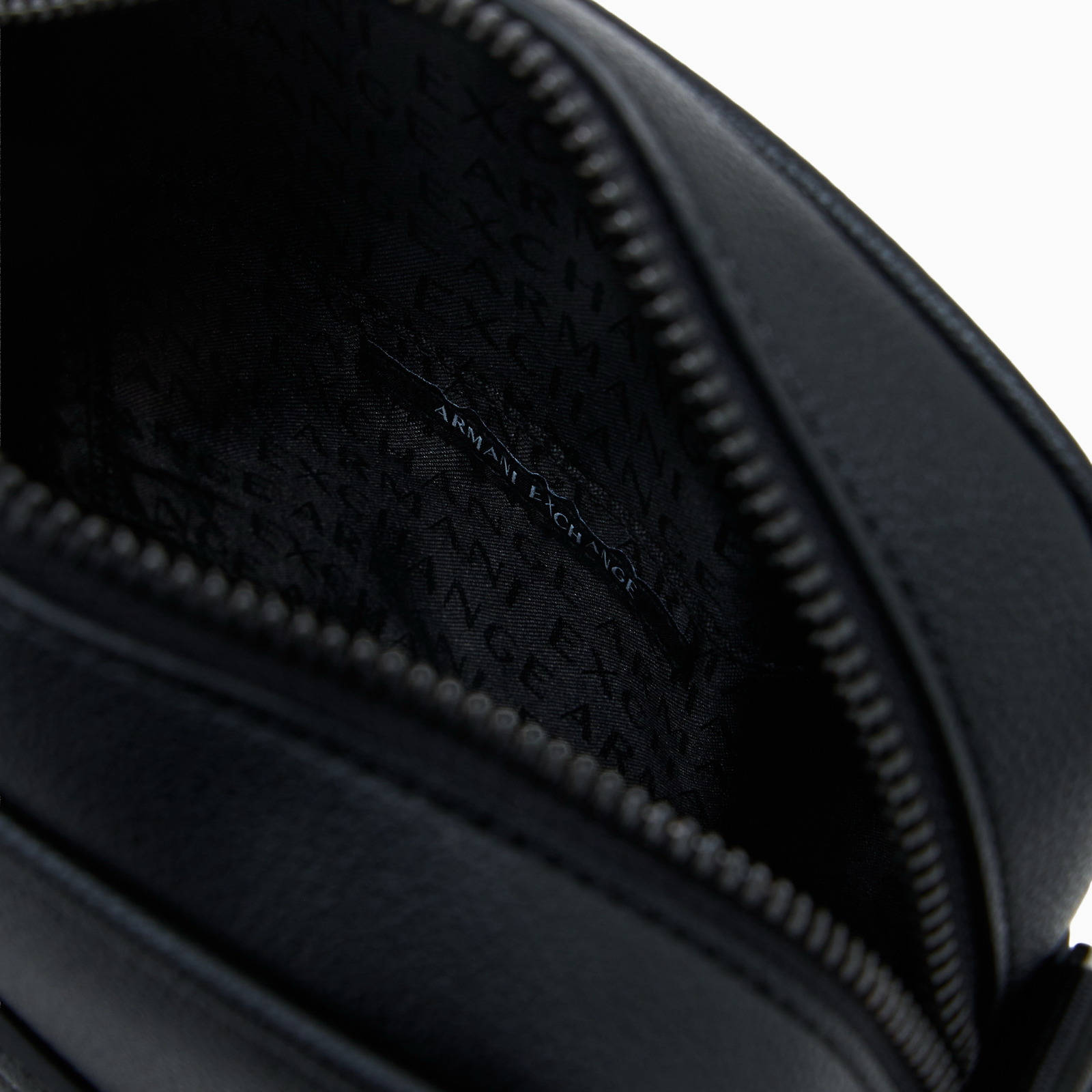 Мъжка чанта Armani Exchange Men Crossbody Bag XM002584 AF22651 UC001 Inside View