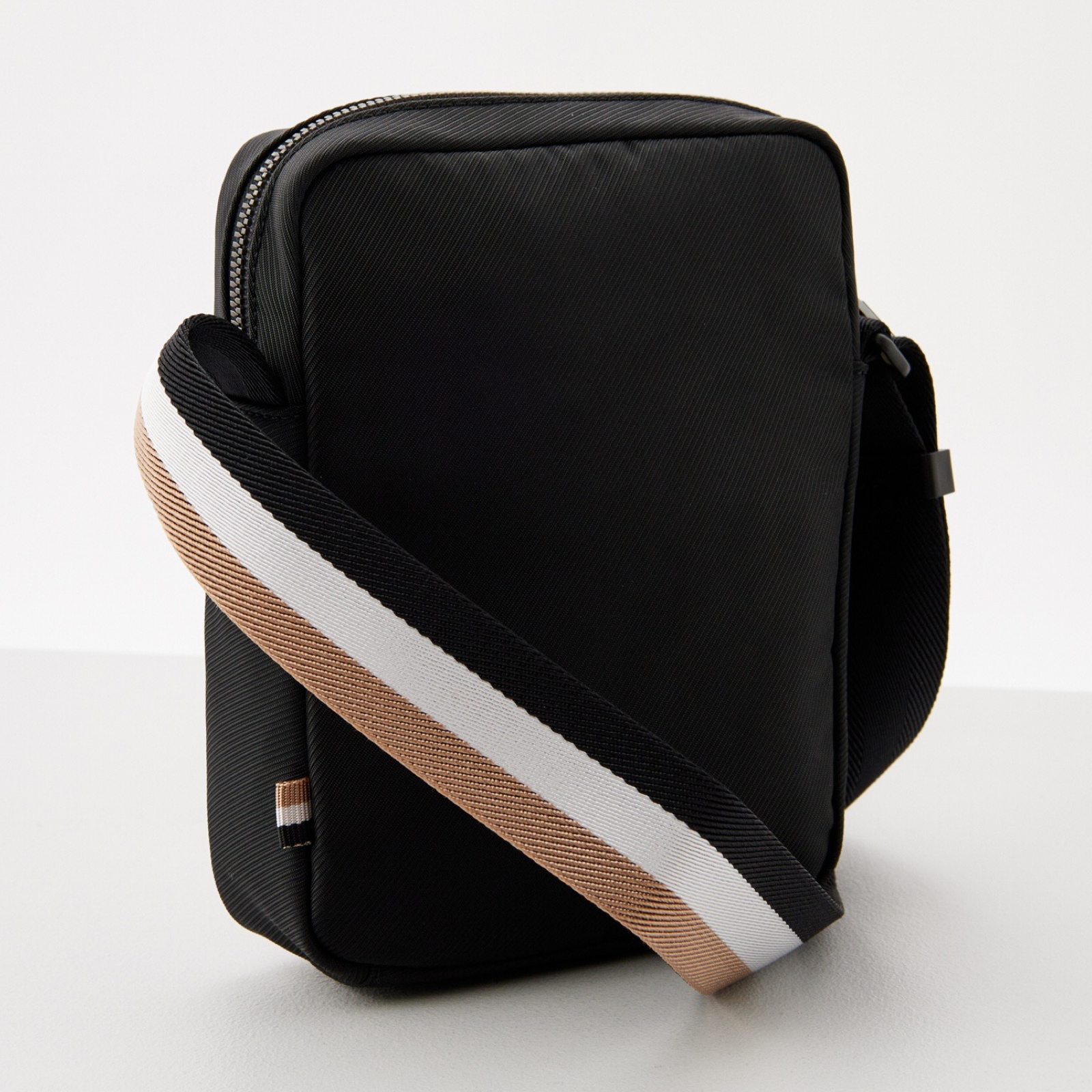 Мъжка чанта Boss Men Crossbody Bag Catch 3.0 50511961 Back View