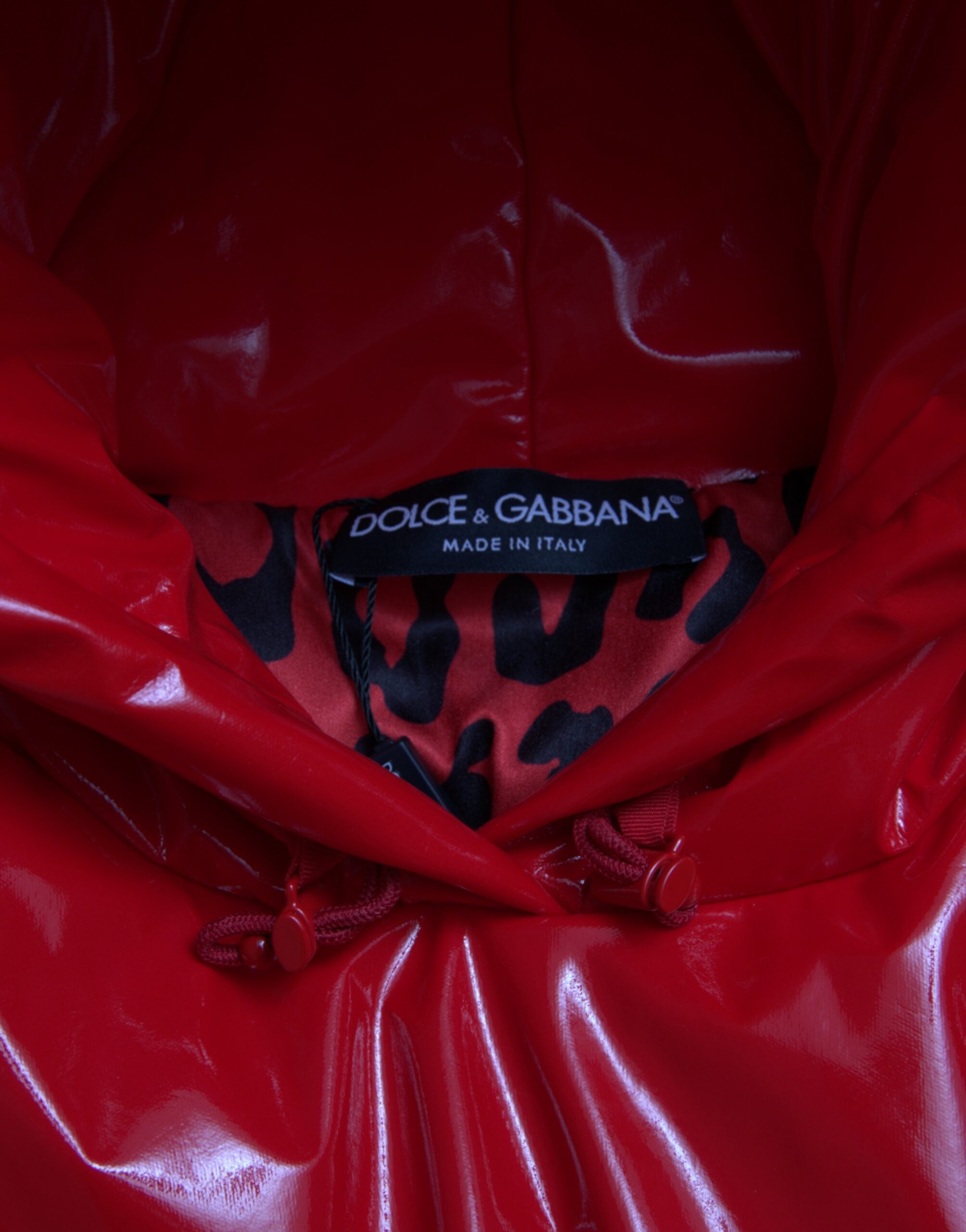Dolce &amp; Gabbana Chic блестящо червено изрязано яке