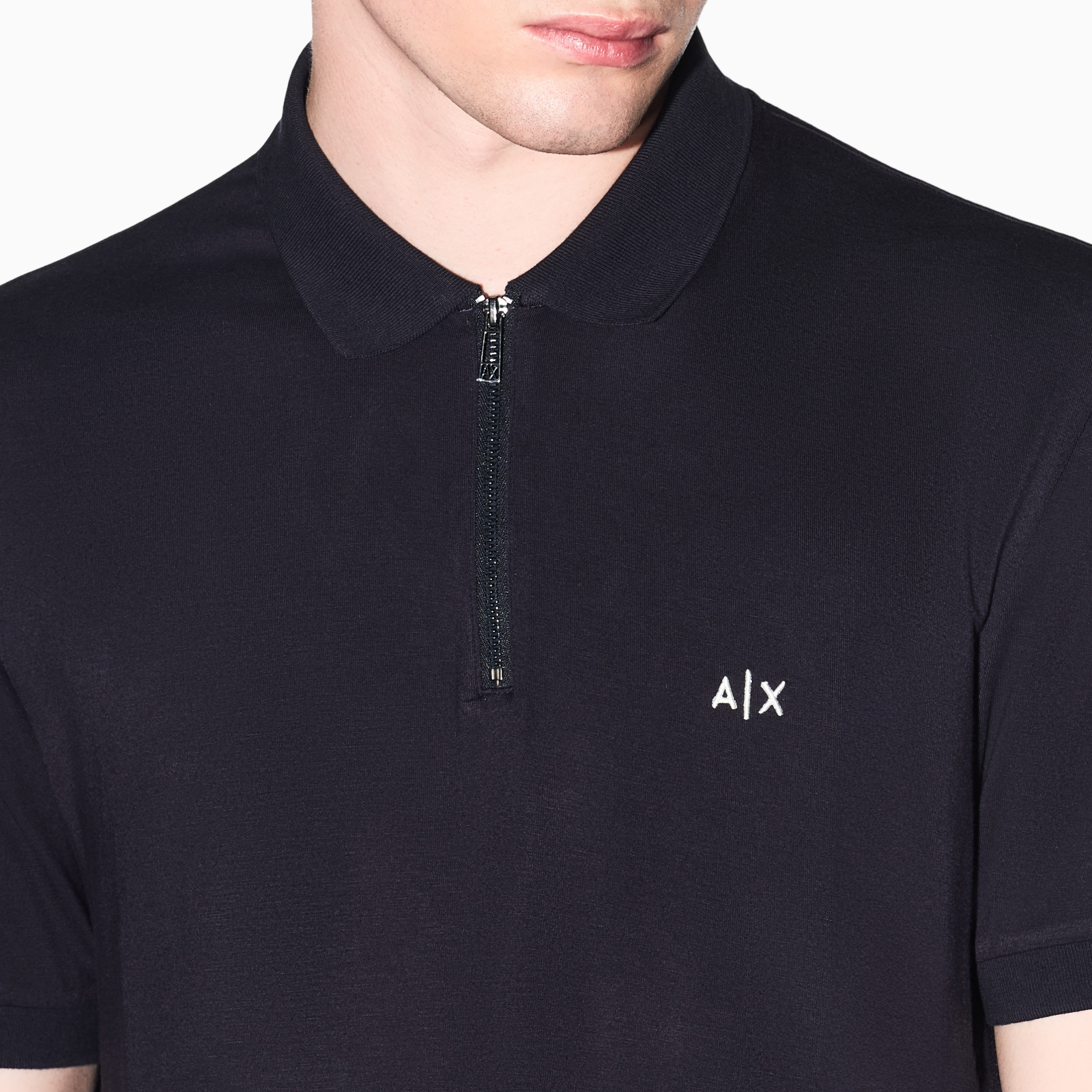Мъжка поло тениска Armani Exchange Men Polo XM002372 AF21936 UB101 Close-Up