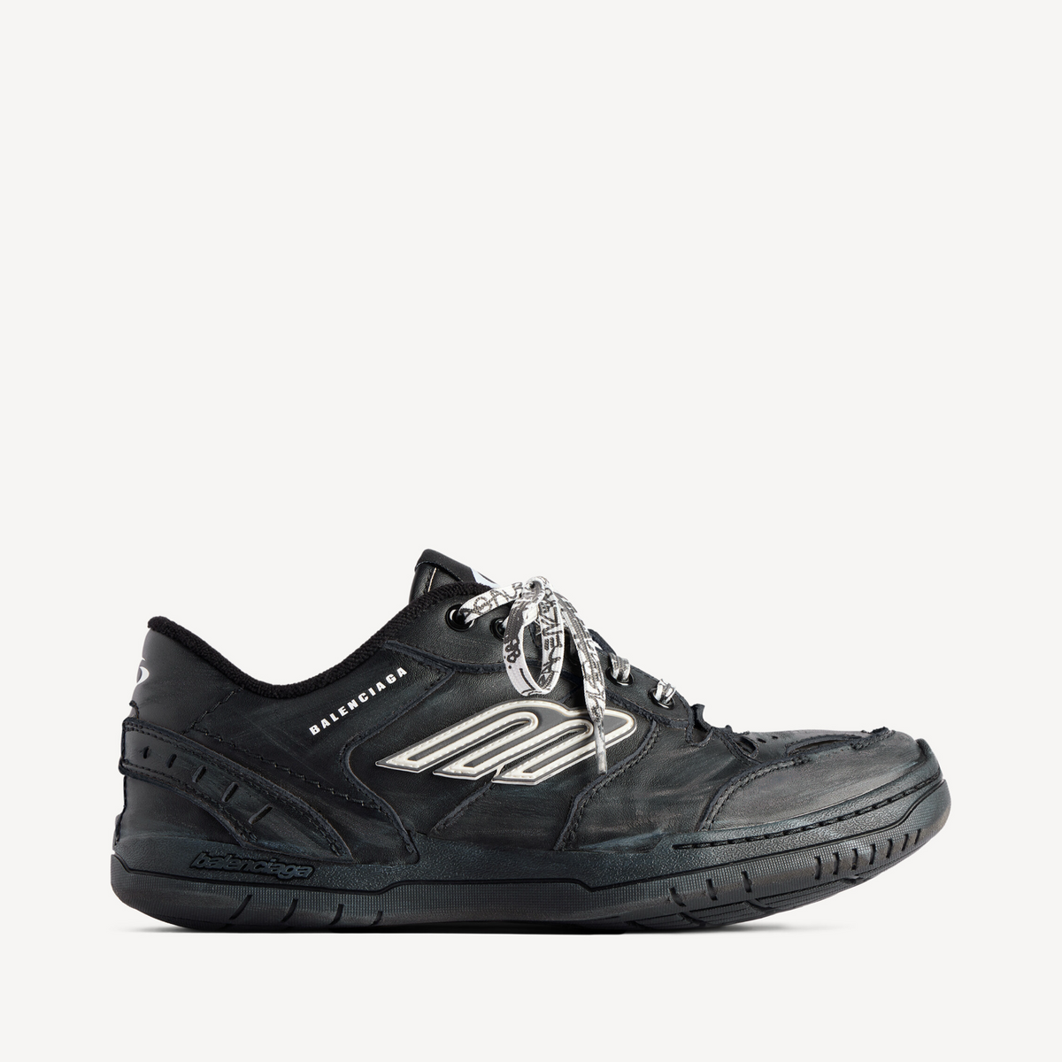 Balenciaga Hamptons Worn-Out Sneakers 841765WCURB1000 Lateral View