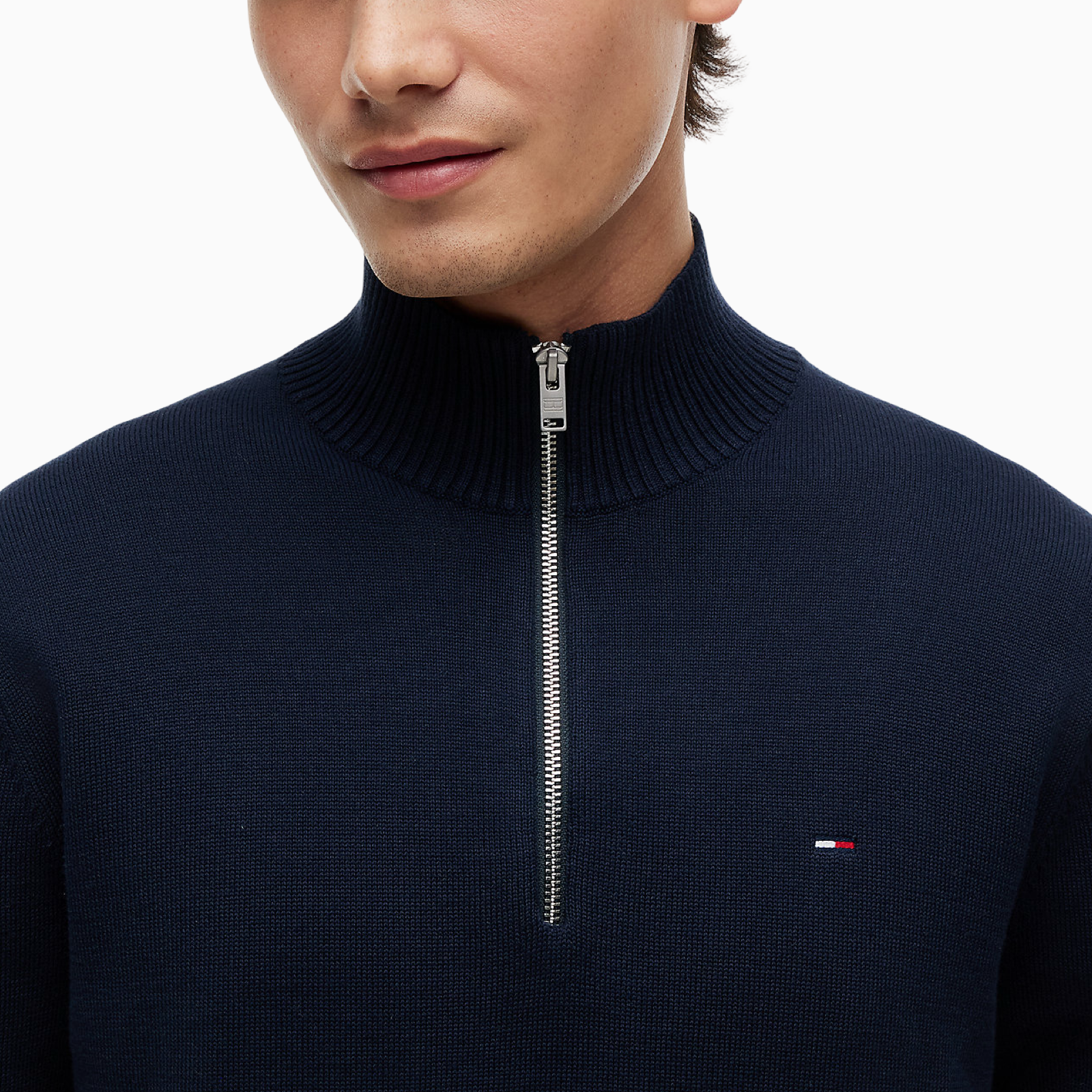 Мъжка синя жилетка Tommy Hilfiger Jeans Men Cardigan DM0DM21654 CIG Close-Up