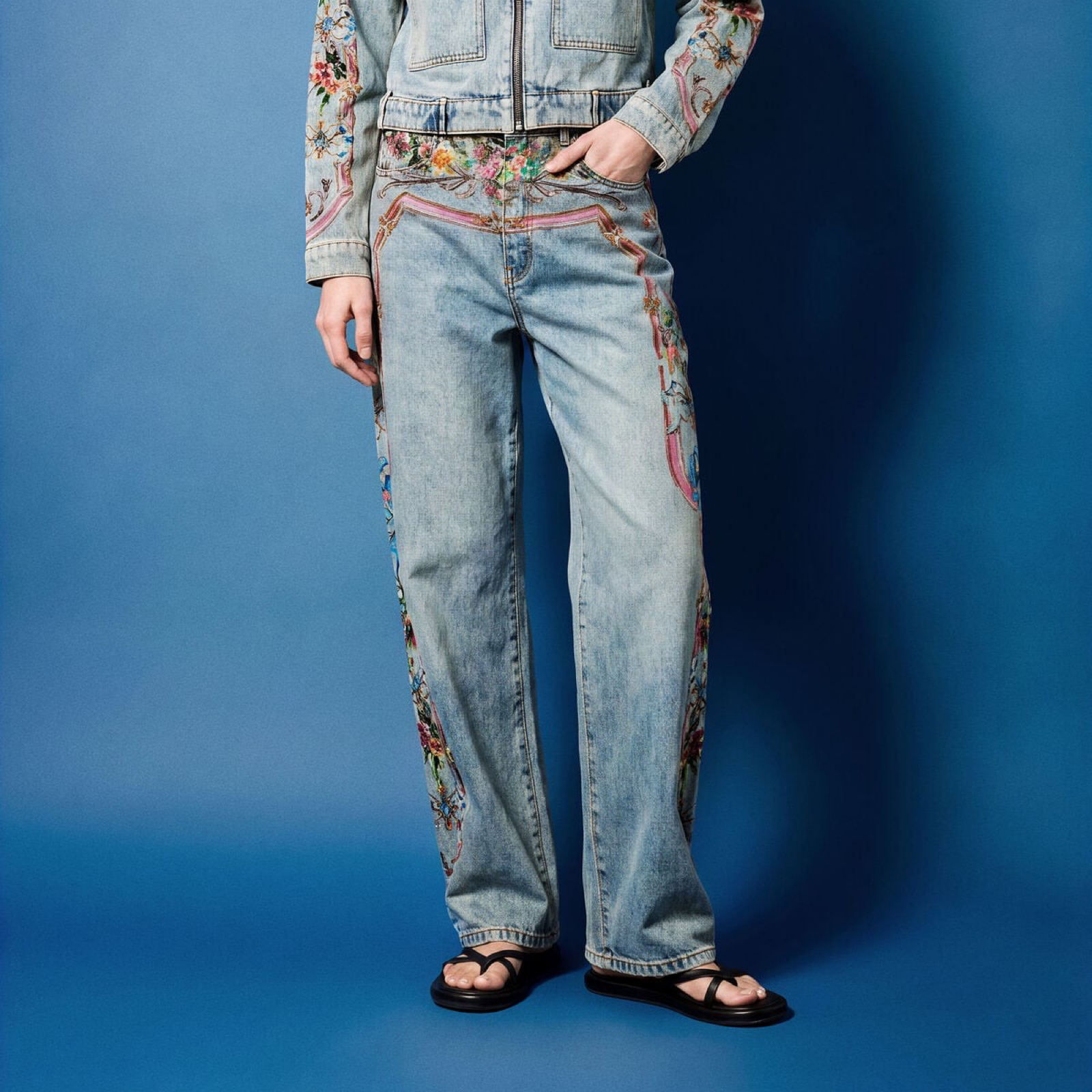Дамски дънки Desigual Women Jeans 26WWDD13 5007 Front View