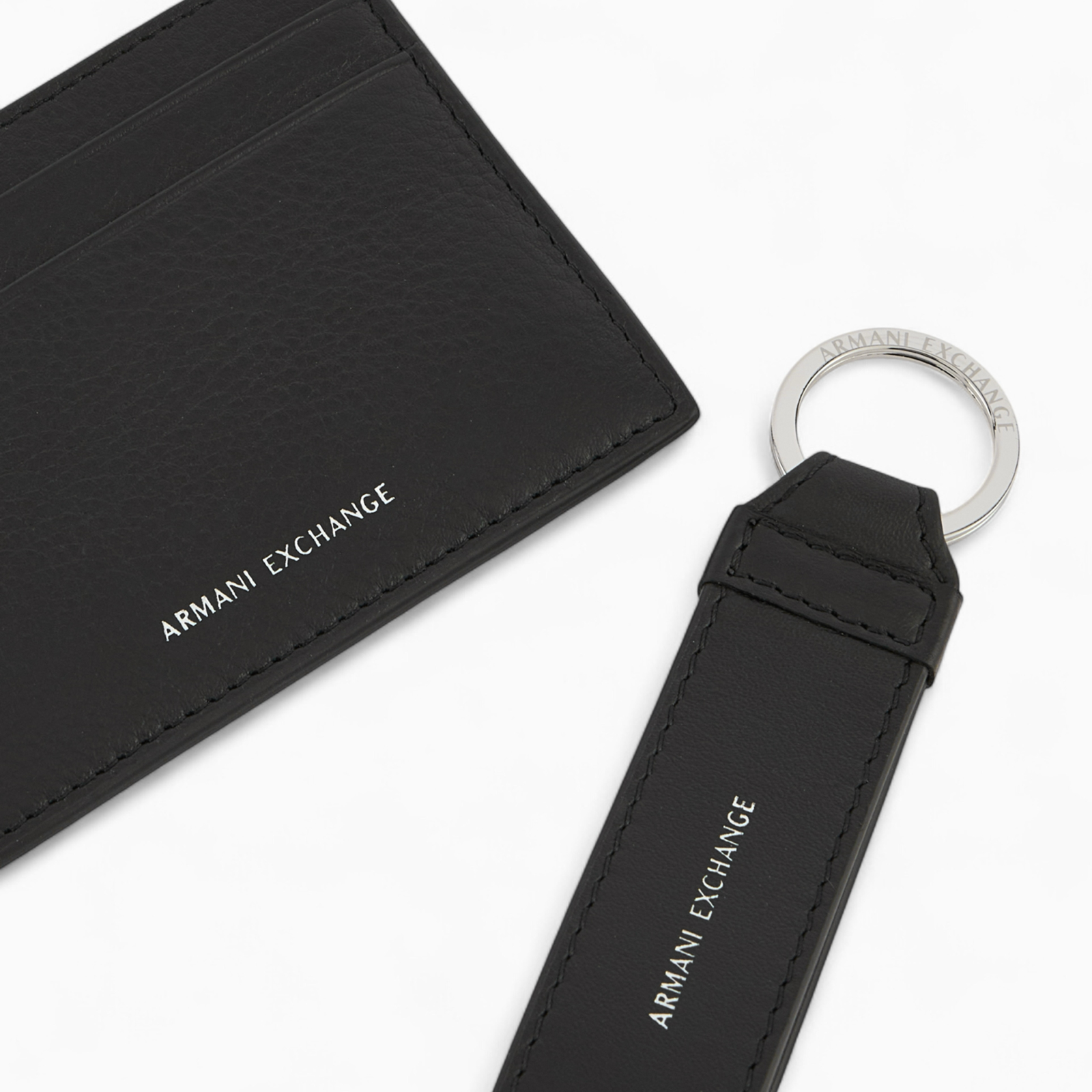 Мъжки подаръчен комплект Armani Exchange Men Gift Box XM002217 AF22541 UC001 Close-Up