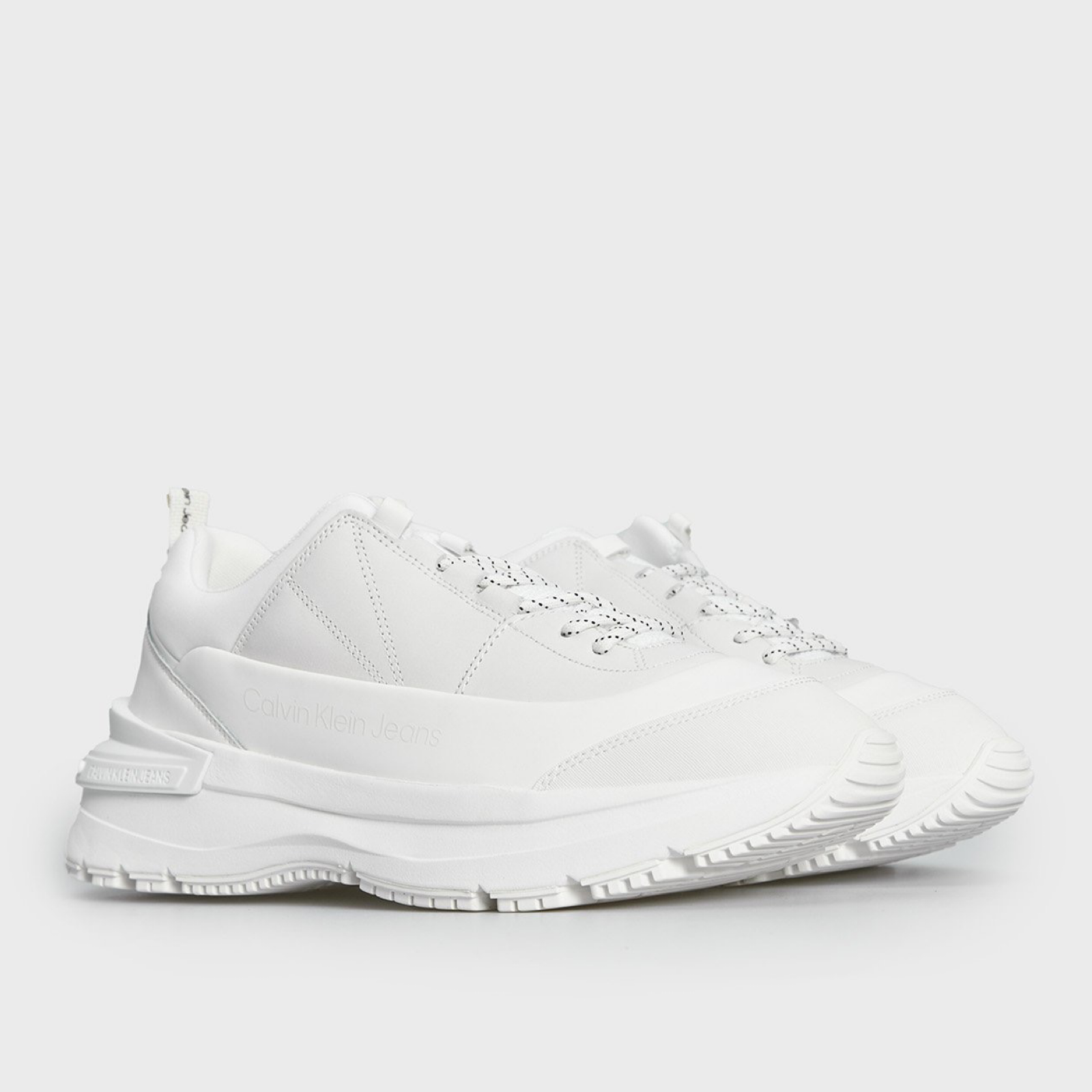 Мъжки бели маратонки Calvin Klein Jeans Chunky Runner YM0YM00825