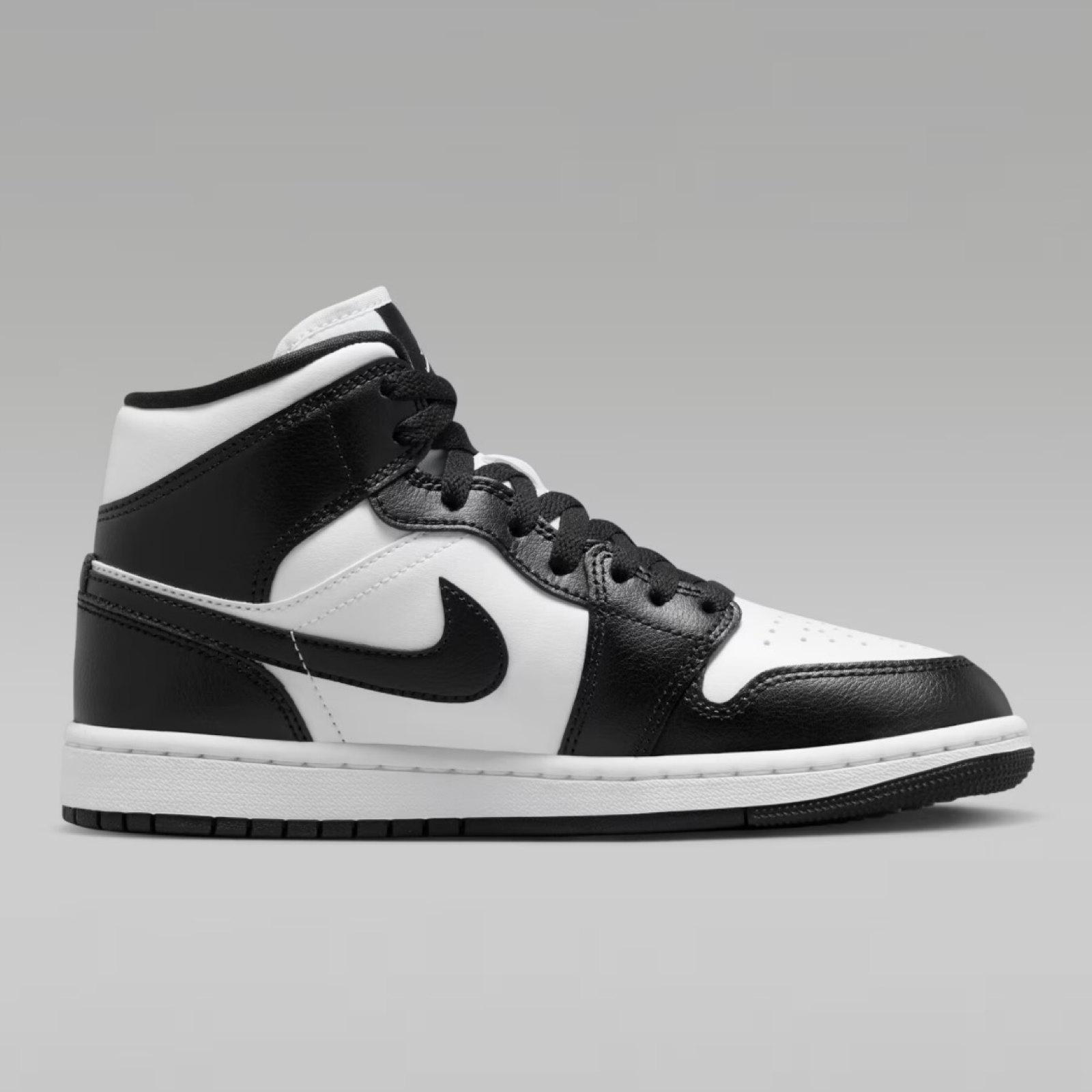 Дамски кецове Nike Air Jordan Mid 1 Sneakers DV0991-101 Medial View