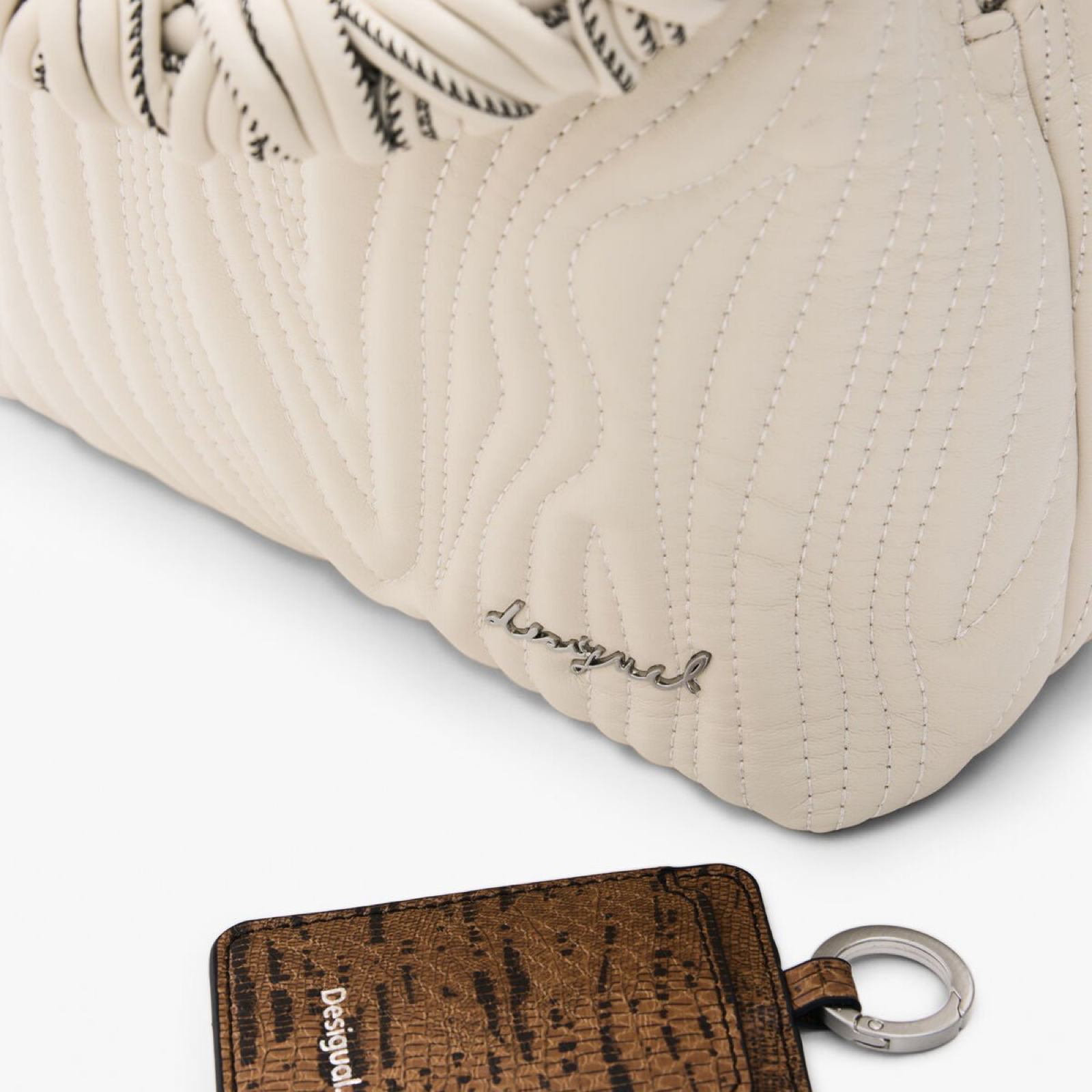 Дамска бяла раница Desigual Women Rucksack 26SAKP41 1008 Close-Up