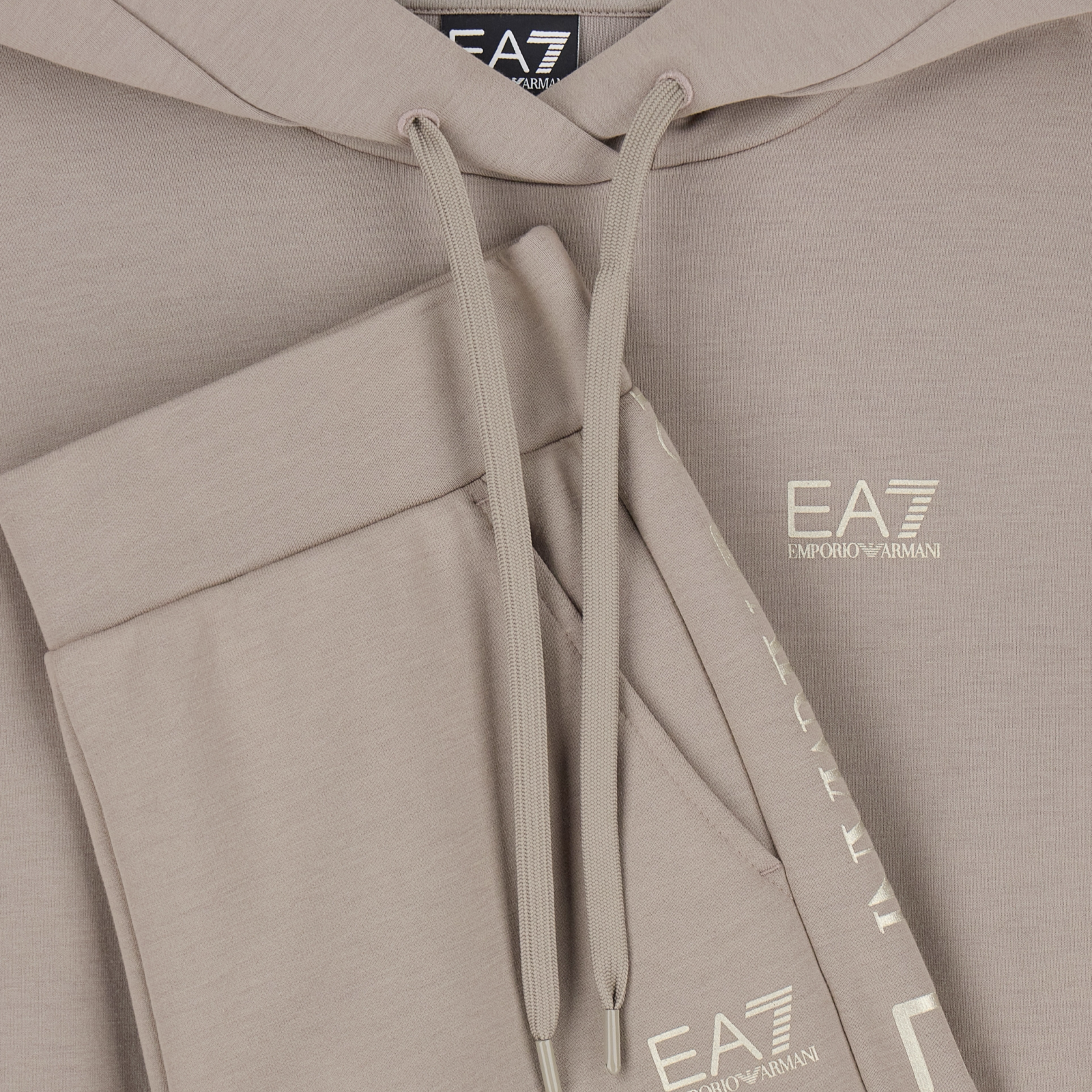 Дамски екип EA7 Emporio Armani Women Tracksuit 7W000789 AF18880 U6100 Close-Up