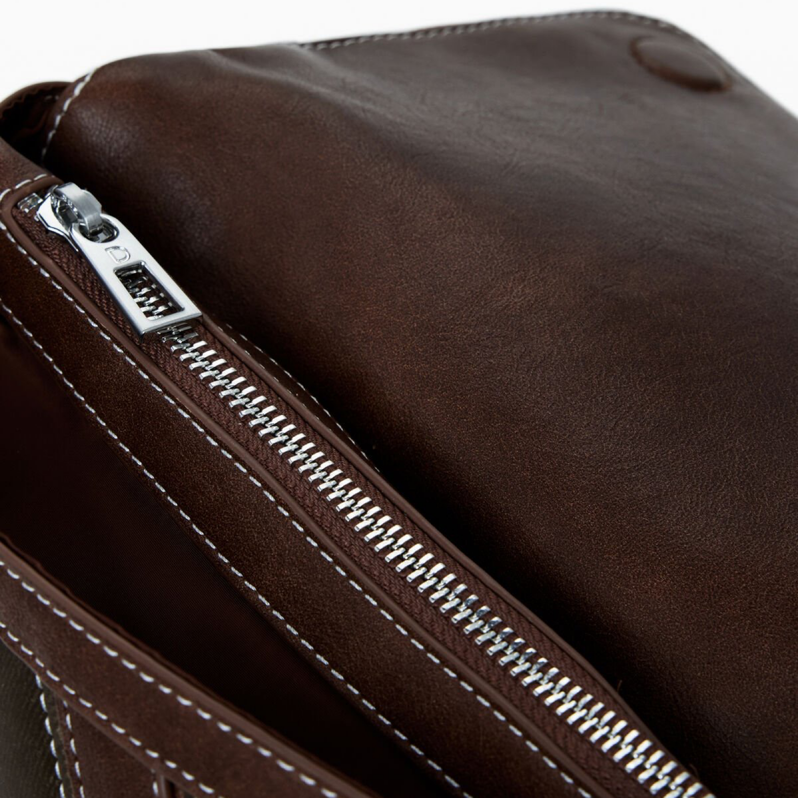 Дамска кафява раница Desigual Women Rucksack 25WAKP26 6075U Close-Up