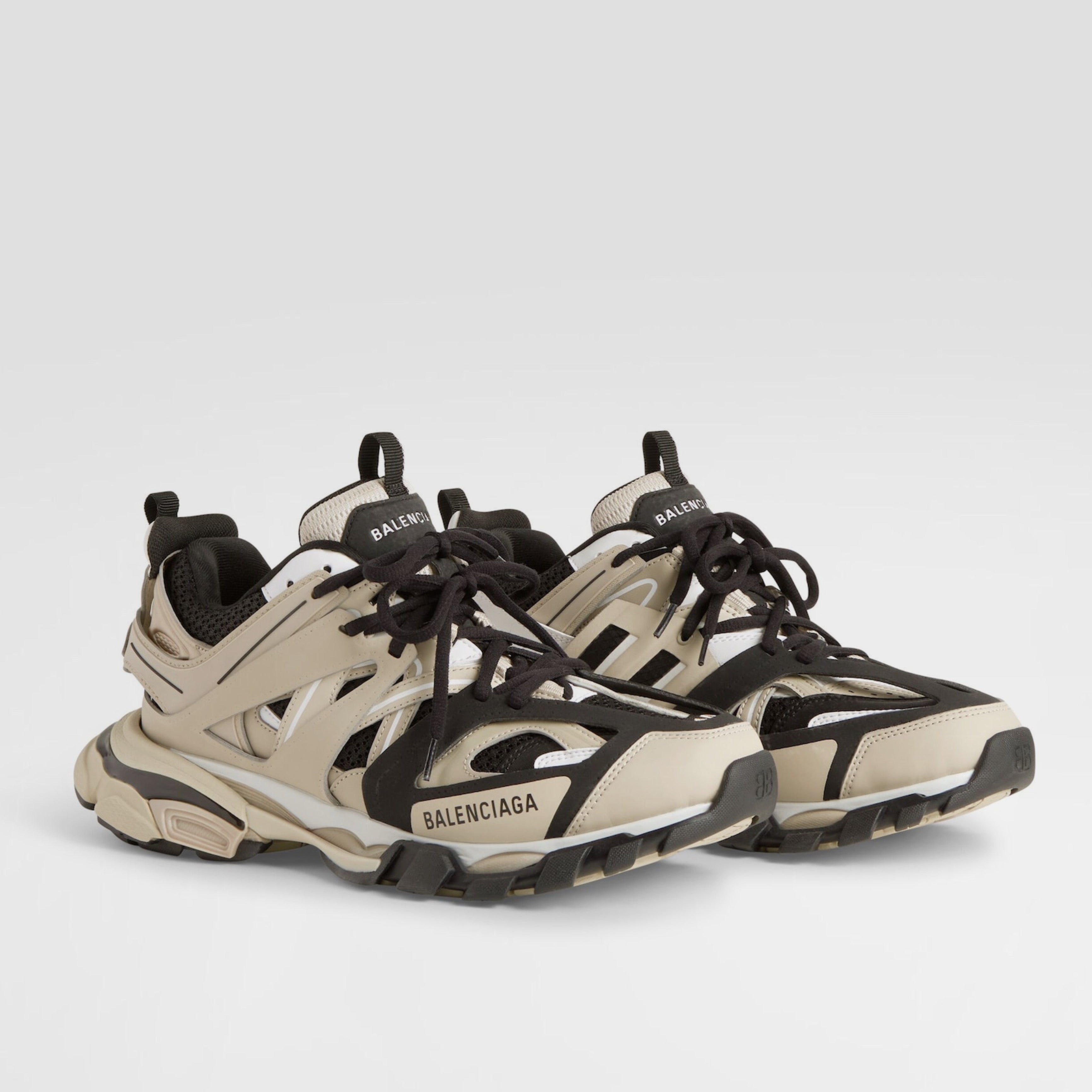 Мъжки кецове в бежово Men’s sneakers Balenciaga Track 542023W3AC48071 Beige/Black angled view