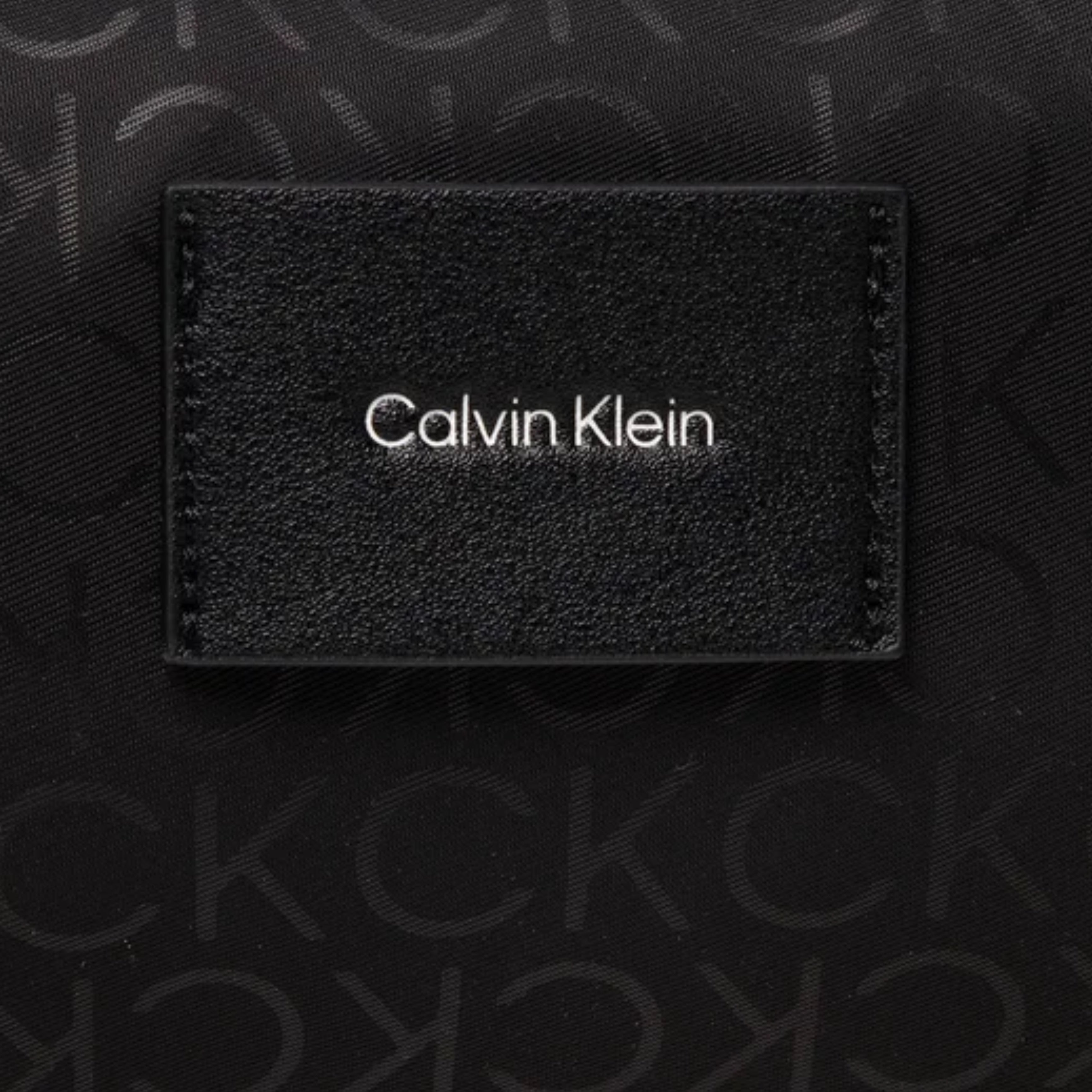 Мъжка чанта за кръст / чанта банан Calvin Klein K50K509244 в черно