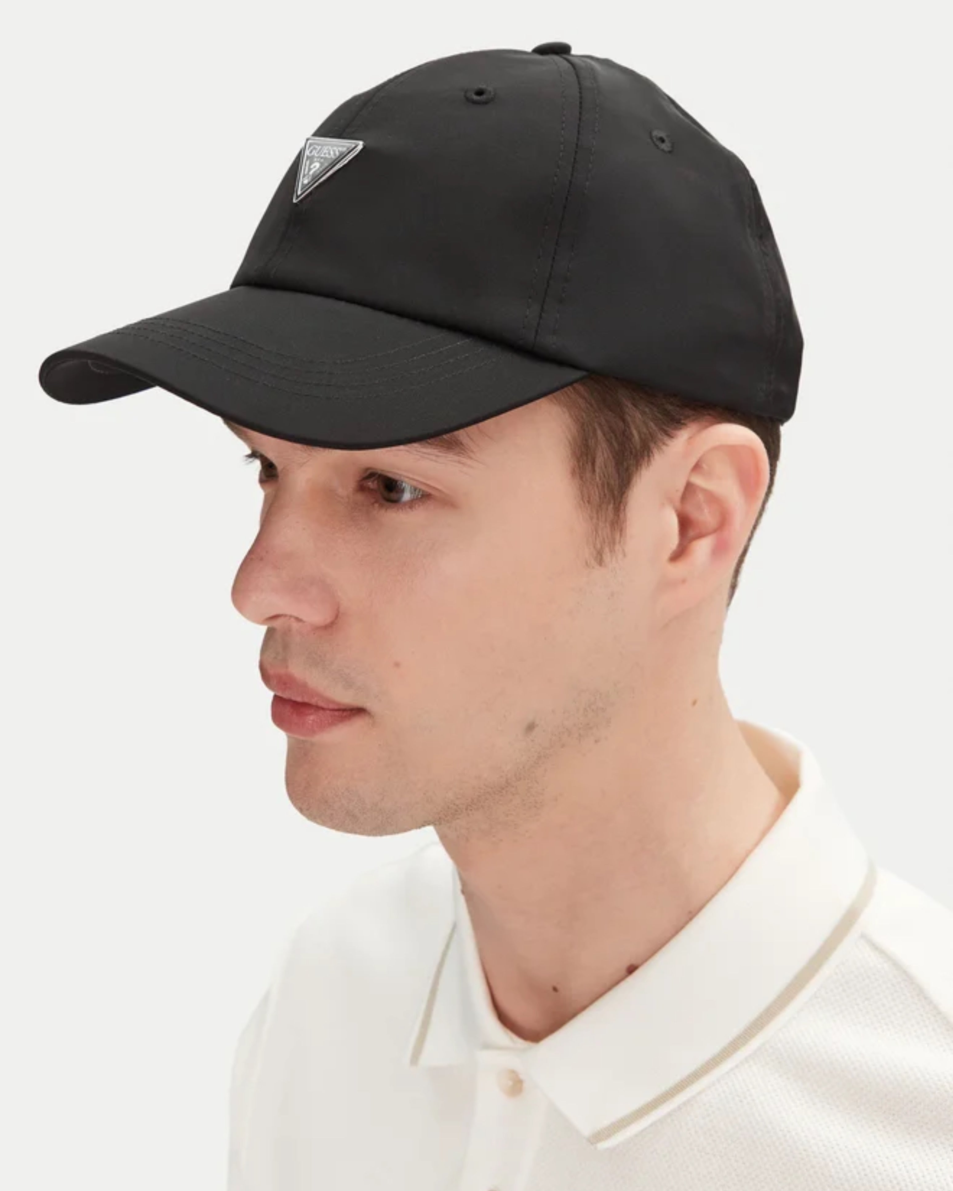 Мъжка шапка с козирка Guess Men’s cap Guess M4BZ23 WGJP2 JBLK Lifestyle view