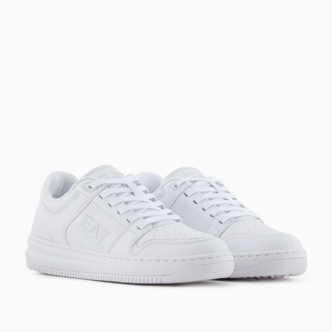 Мъжки кецове в бяло Men’s sneakers EA7 Emporio Armani X8X189 XK404 U260 White Lateral angled view