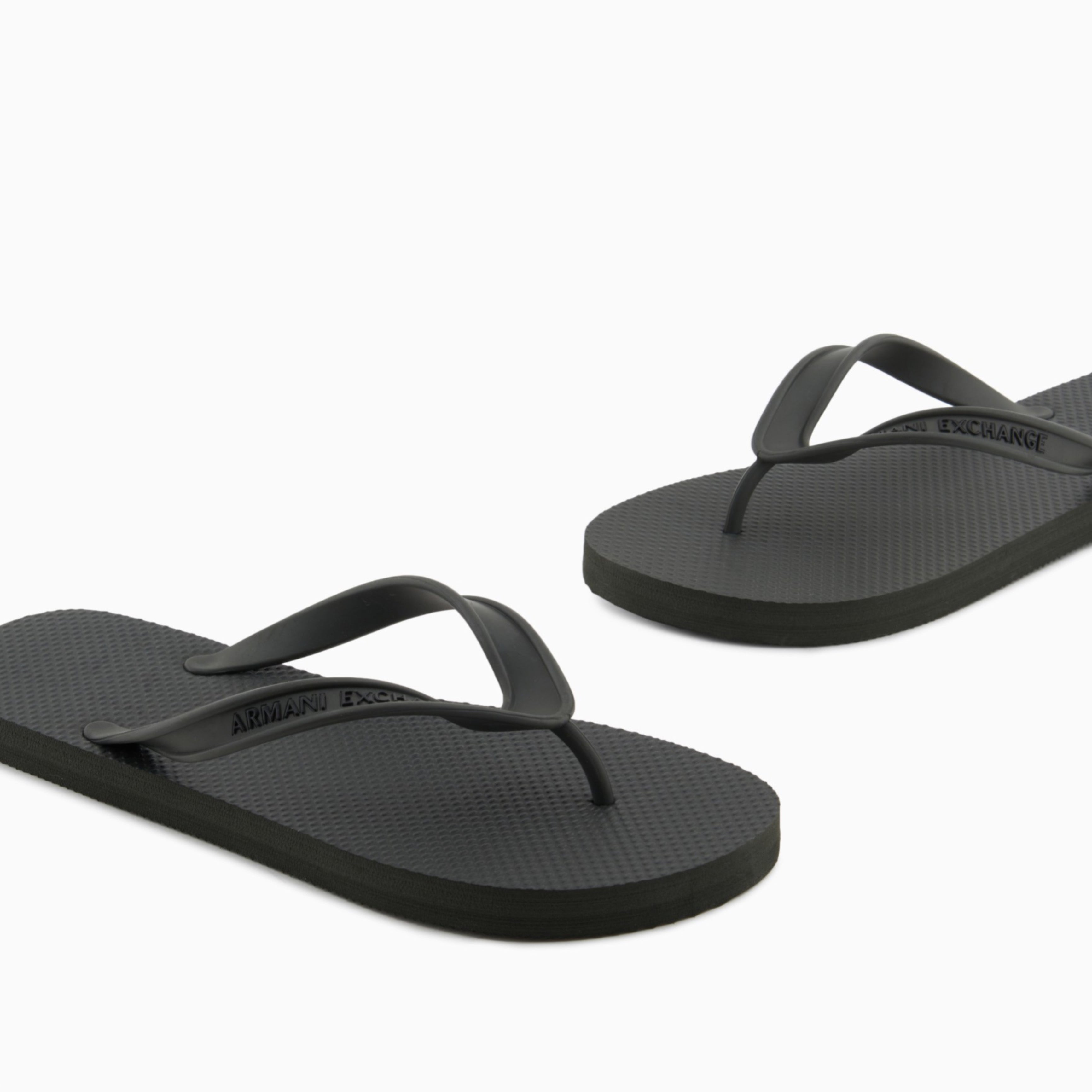 Мъжки джапанки в черно Men’s flip flops Armani Exchange XUQ002 XV676 R401 Black Front Cropped View
