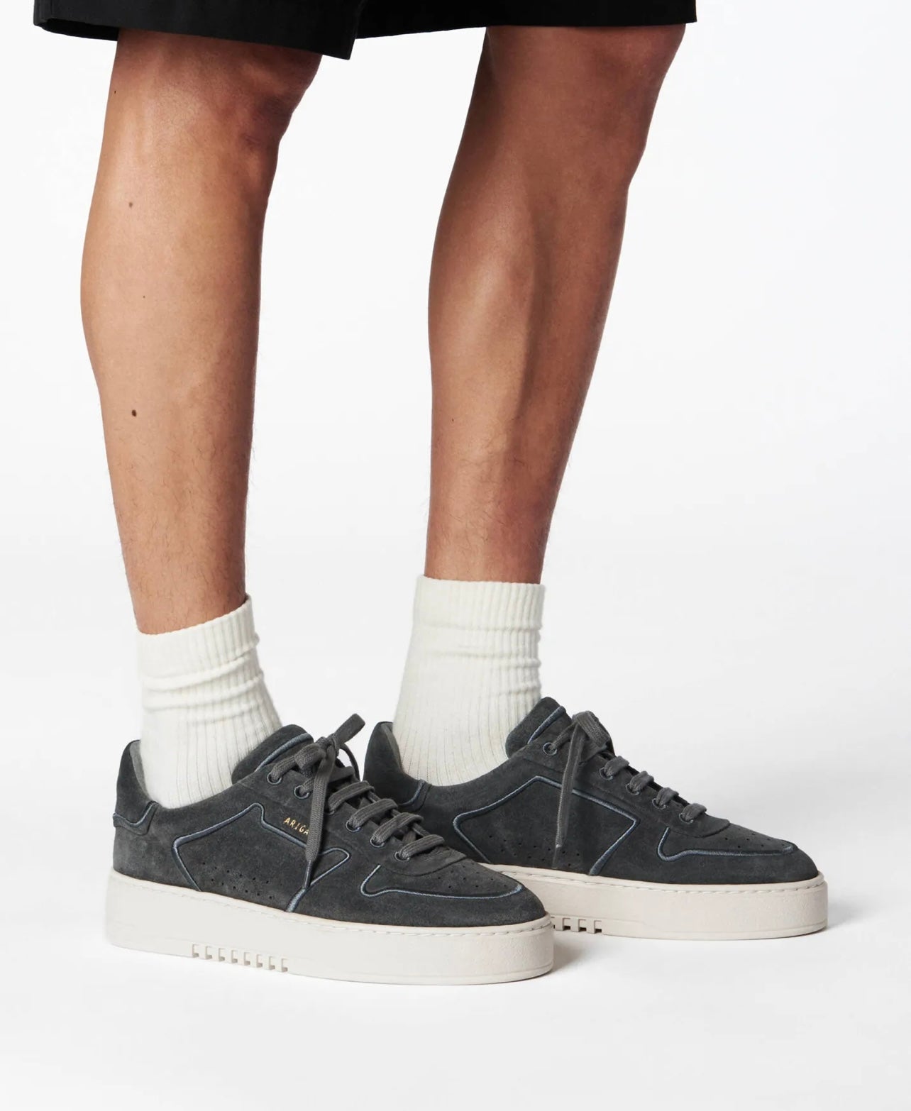 Мъжка тениска Men’s sneakers Axel Arigato Orbit F2511002 Dark Gray/Off White lifestyle view