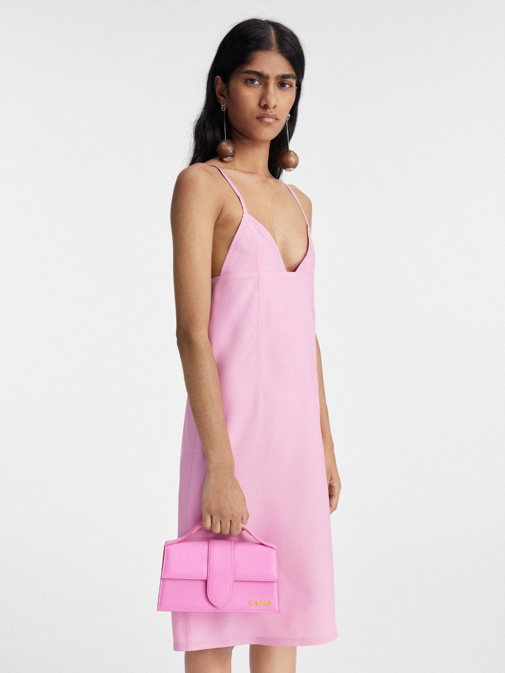 Дамска чанта Women’s handbag JACQUEMUS Le Grand Bambino 213BA0073060 430 Pink lifestyle view