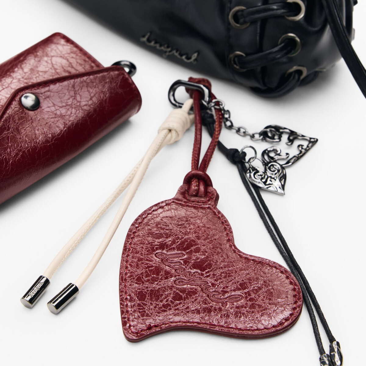 Дамска чанта Desigual Women Shoulder Bag 26WAXP42 2000 Charm View