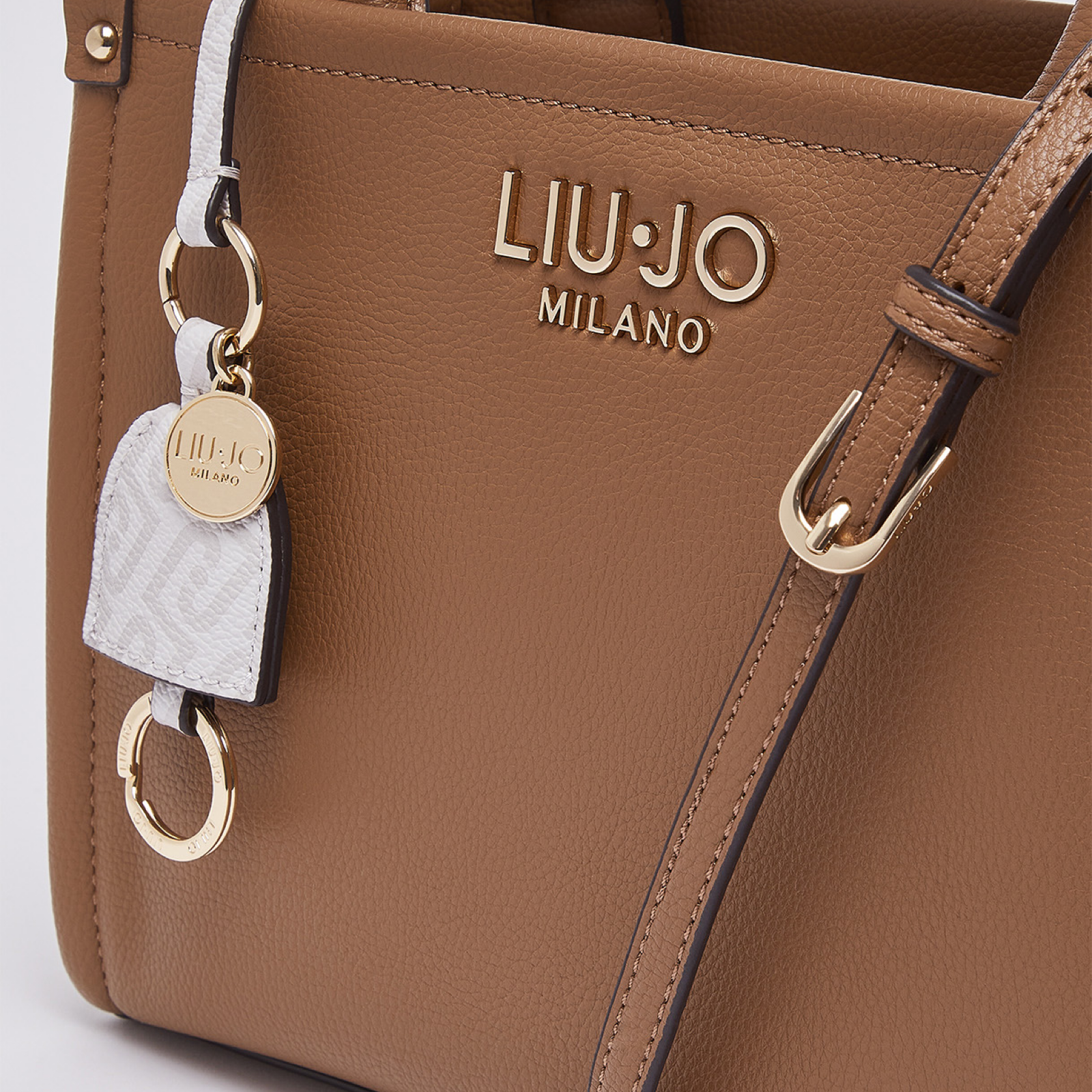 Дамска кафява чанта Liu Jo Women Small Handbag With Charm AA6192 E1012 X0742 Close-Up