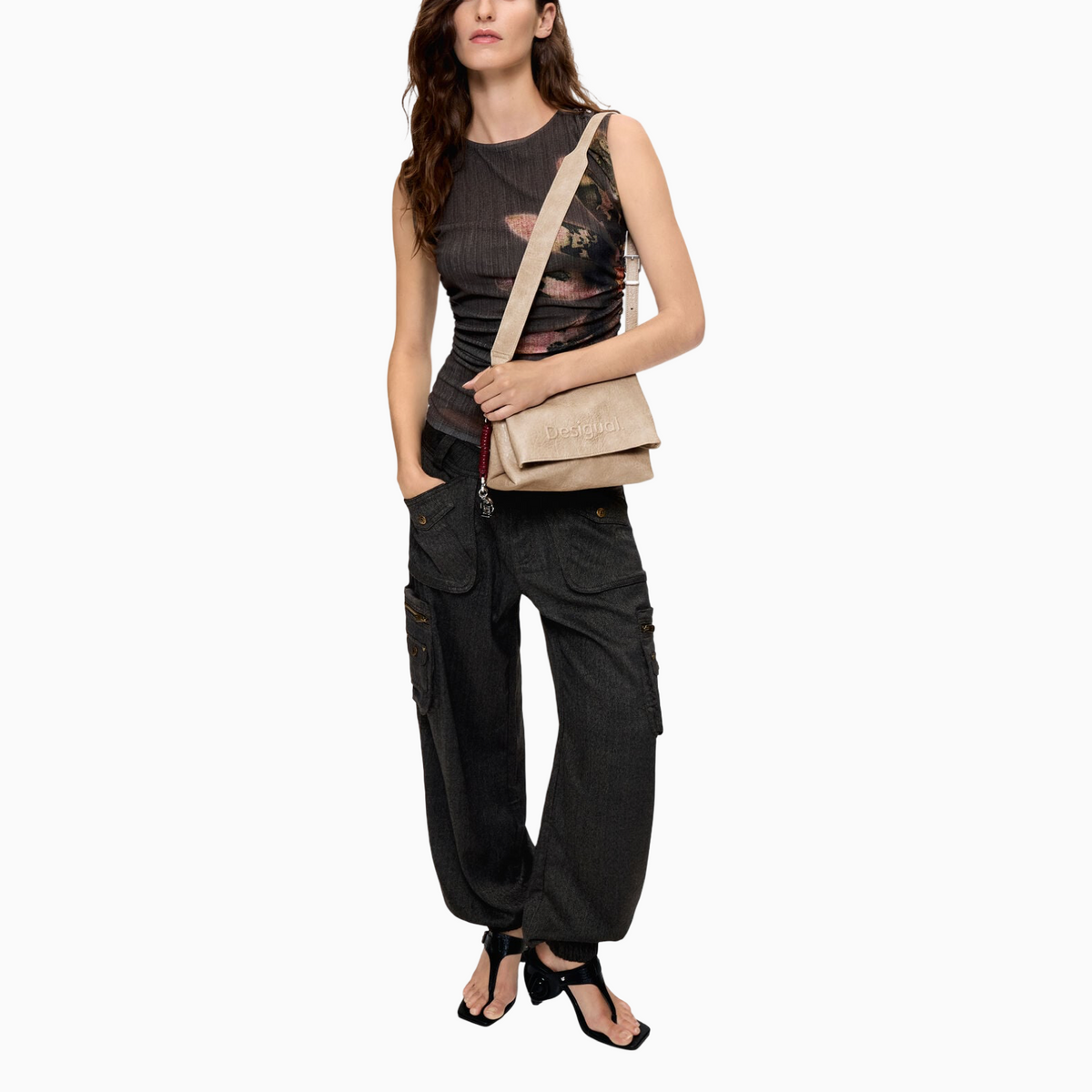 Дамсиа бежова чанта Desigual Women Crossbody Bag 26WAXP51 1008 Model View
