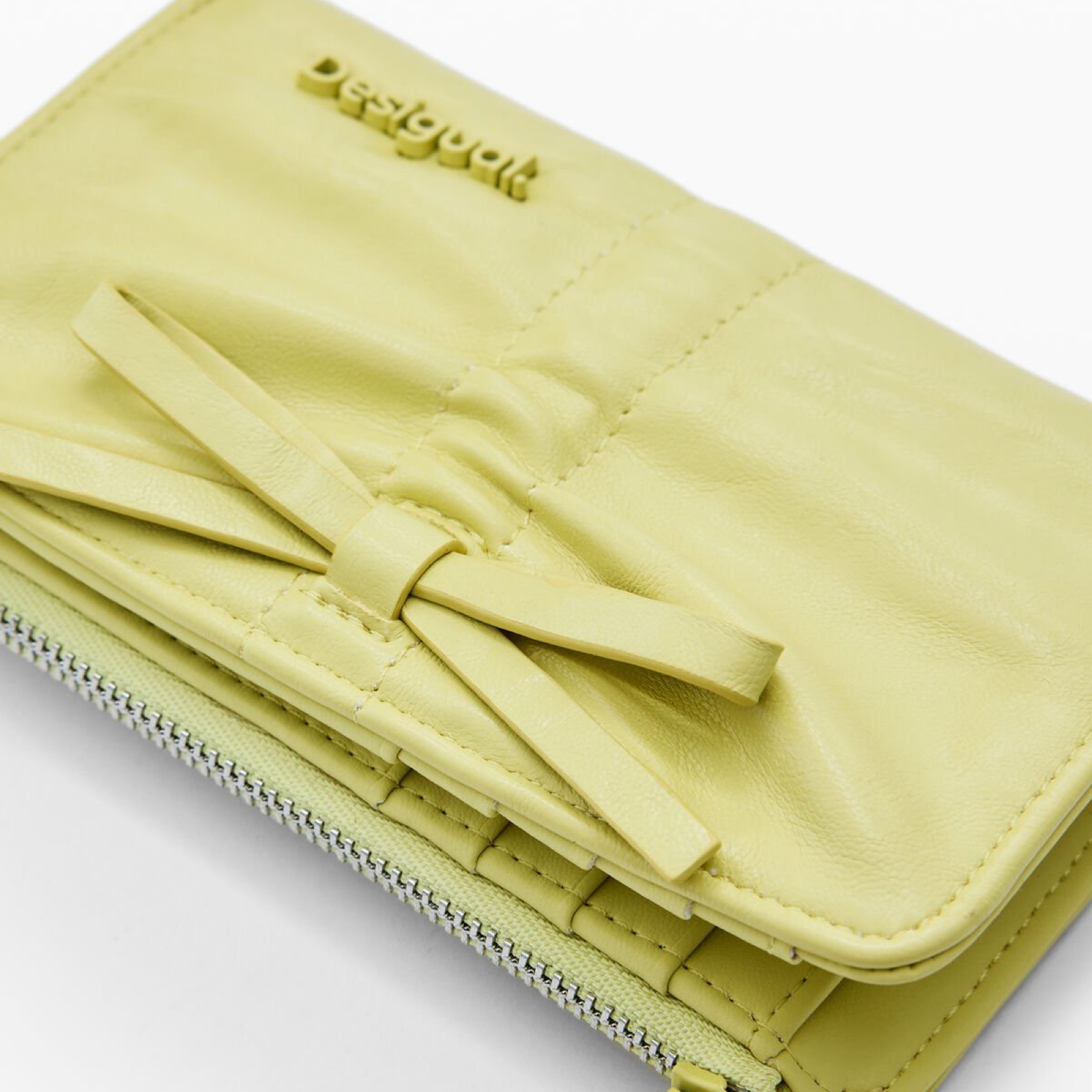 Дамски жълто портмоне Desigual Women Wallet 26SAYP13 4013U Close-Up