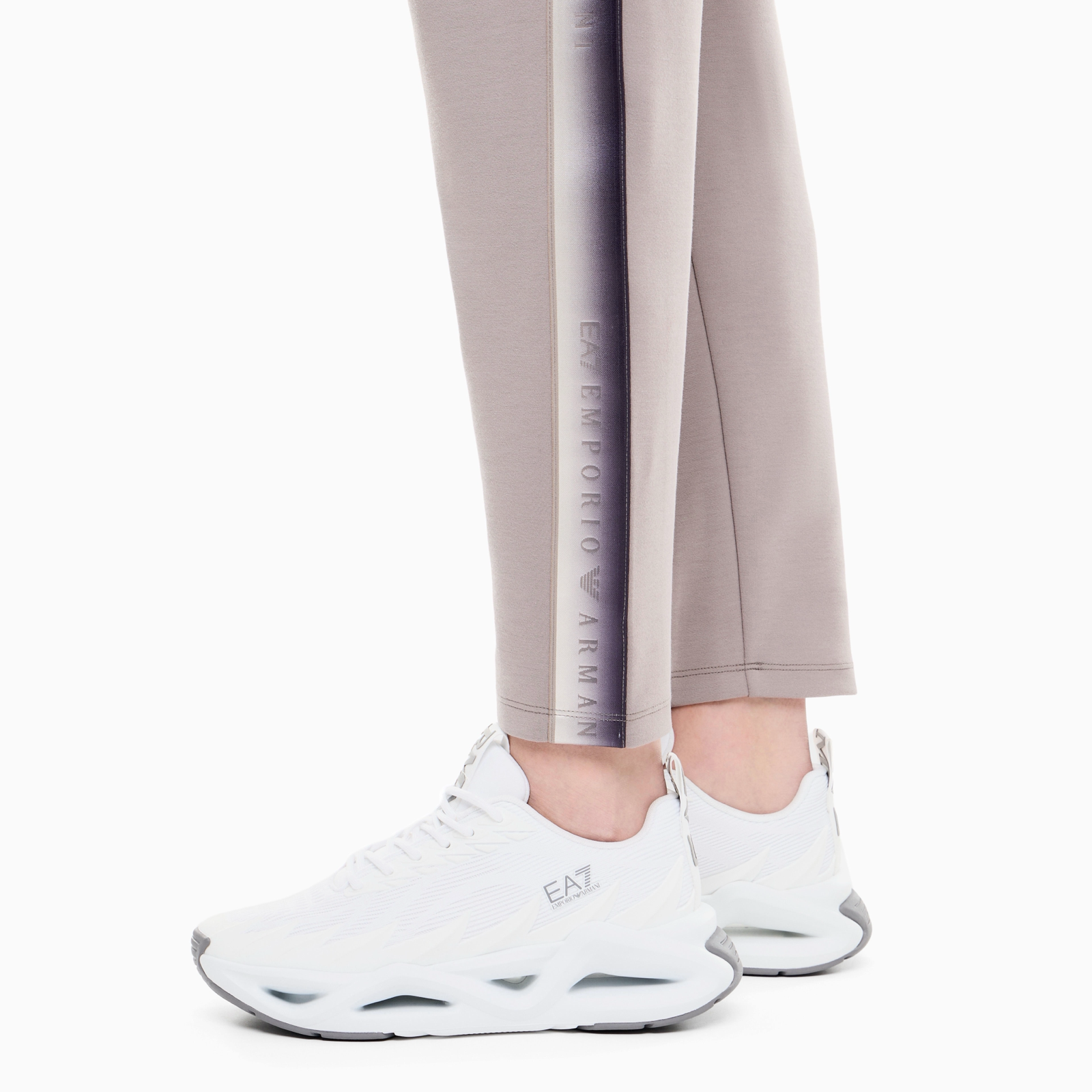 Дамски екип EA7 Emporio Armani Women Tracksuit 7W001518 AF12501 U6100 Close-Up