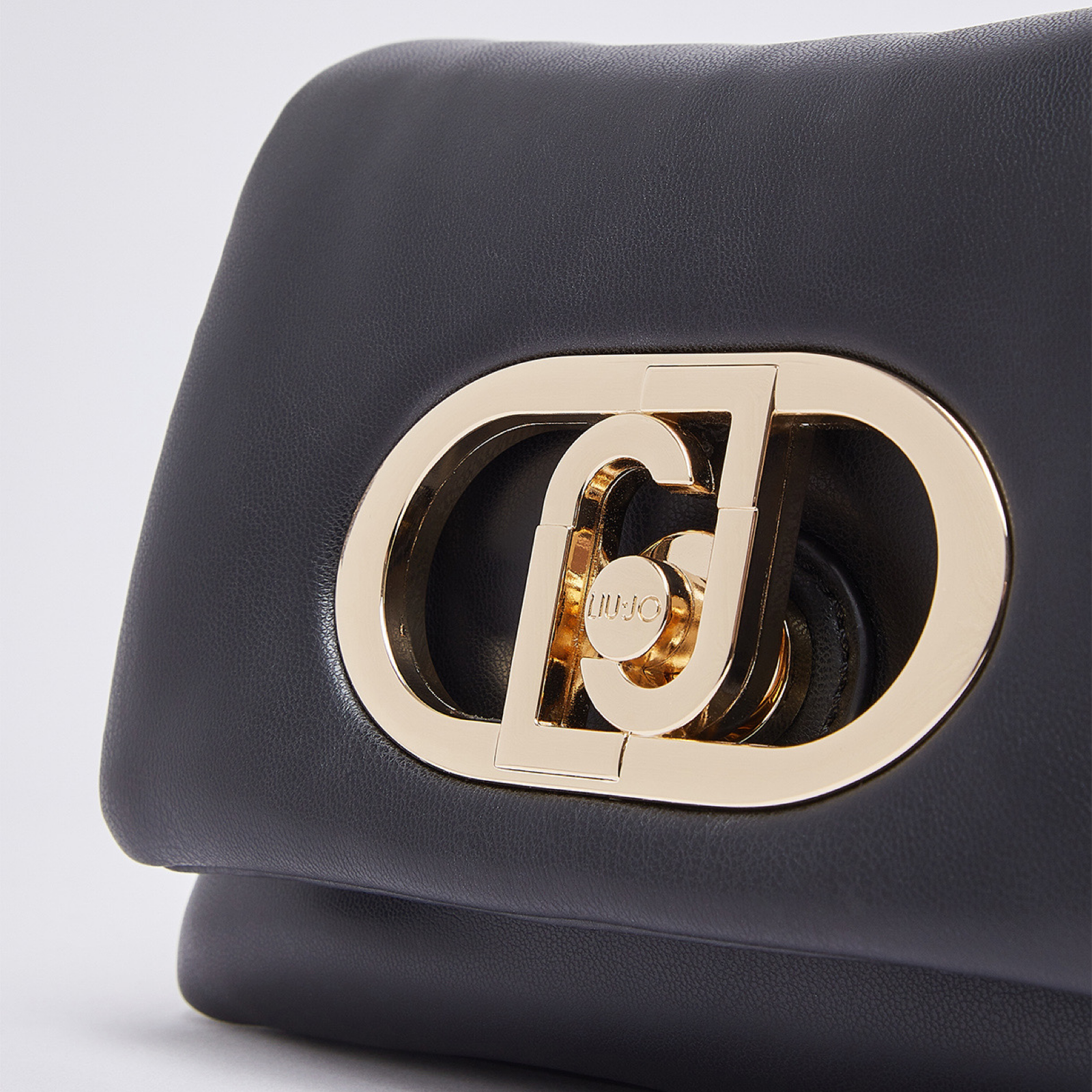 Дамска чанта Liu Jo La Puffy Shoulder Bag AA6269 E0953 22222 Close-Up