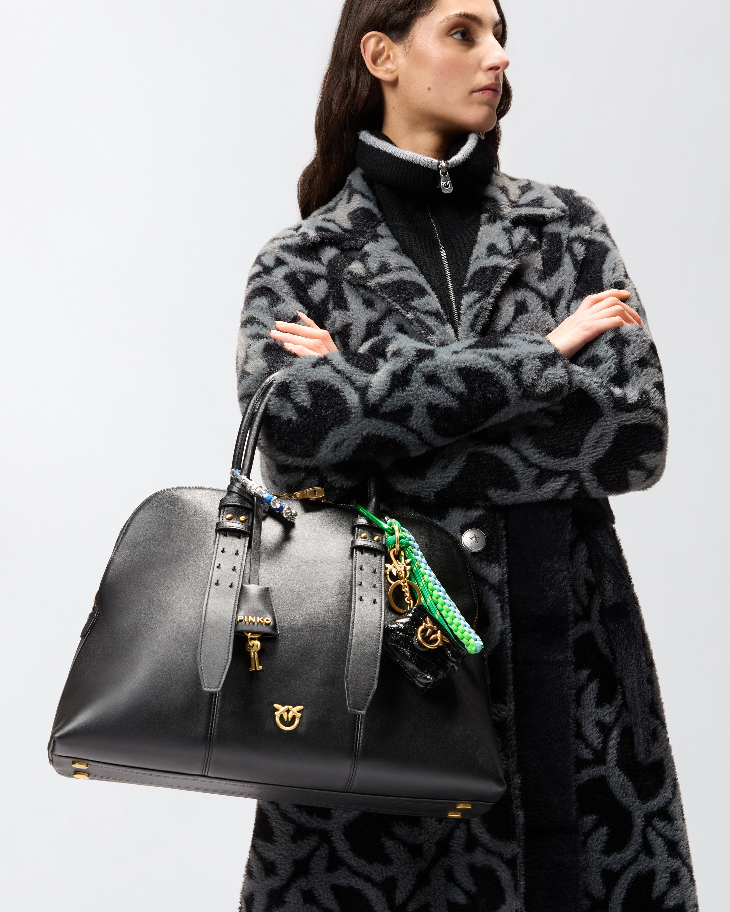 Дамска чанта Women’s bowling handbag PINKO
The Escape bag Maxi 105172A0QOZ99 Black